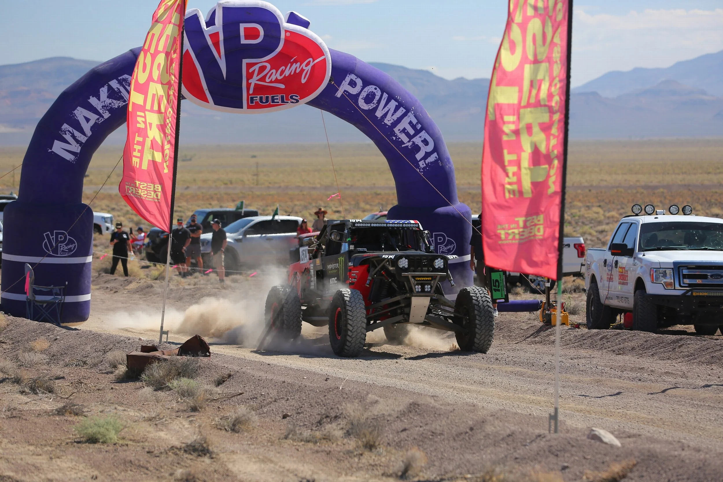 8_12_CaseyCurrie_Vegas2Reno_RaceDay_TrophyJeep_NoCrop_007.JPG