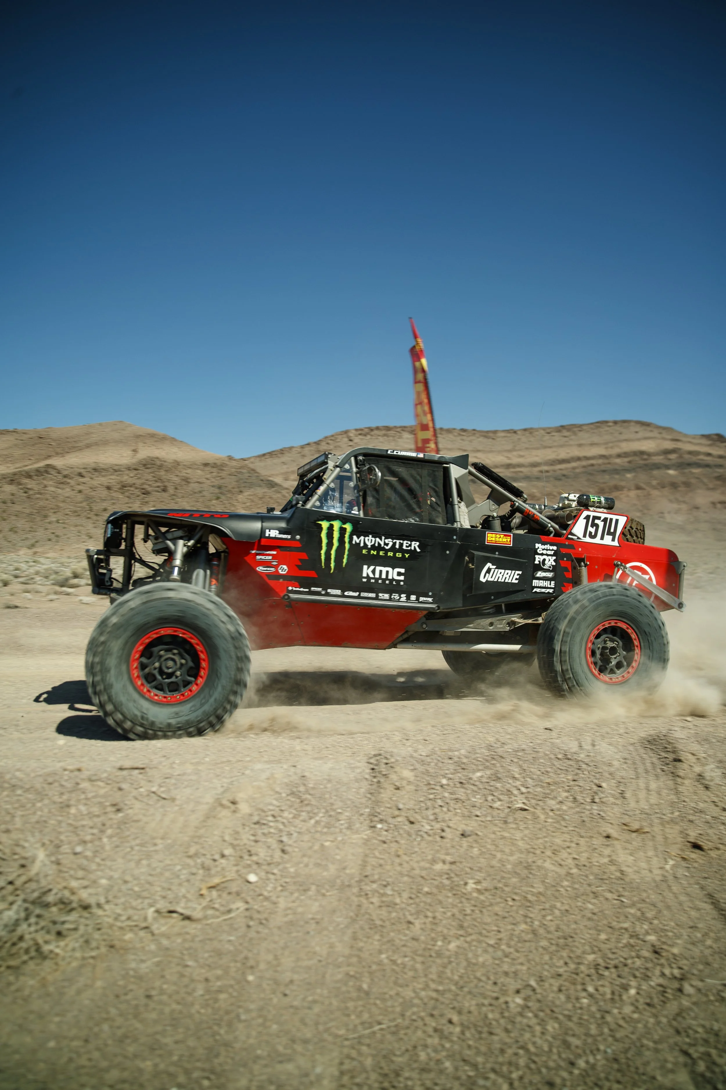 8_12_CaseyCurrie_Vegas2Reno_RaceDay_TrophyJeep_NoCrop_008.jpg