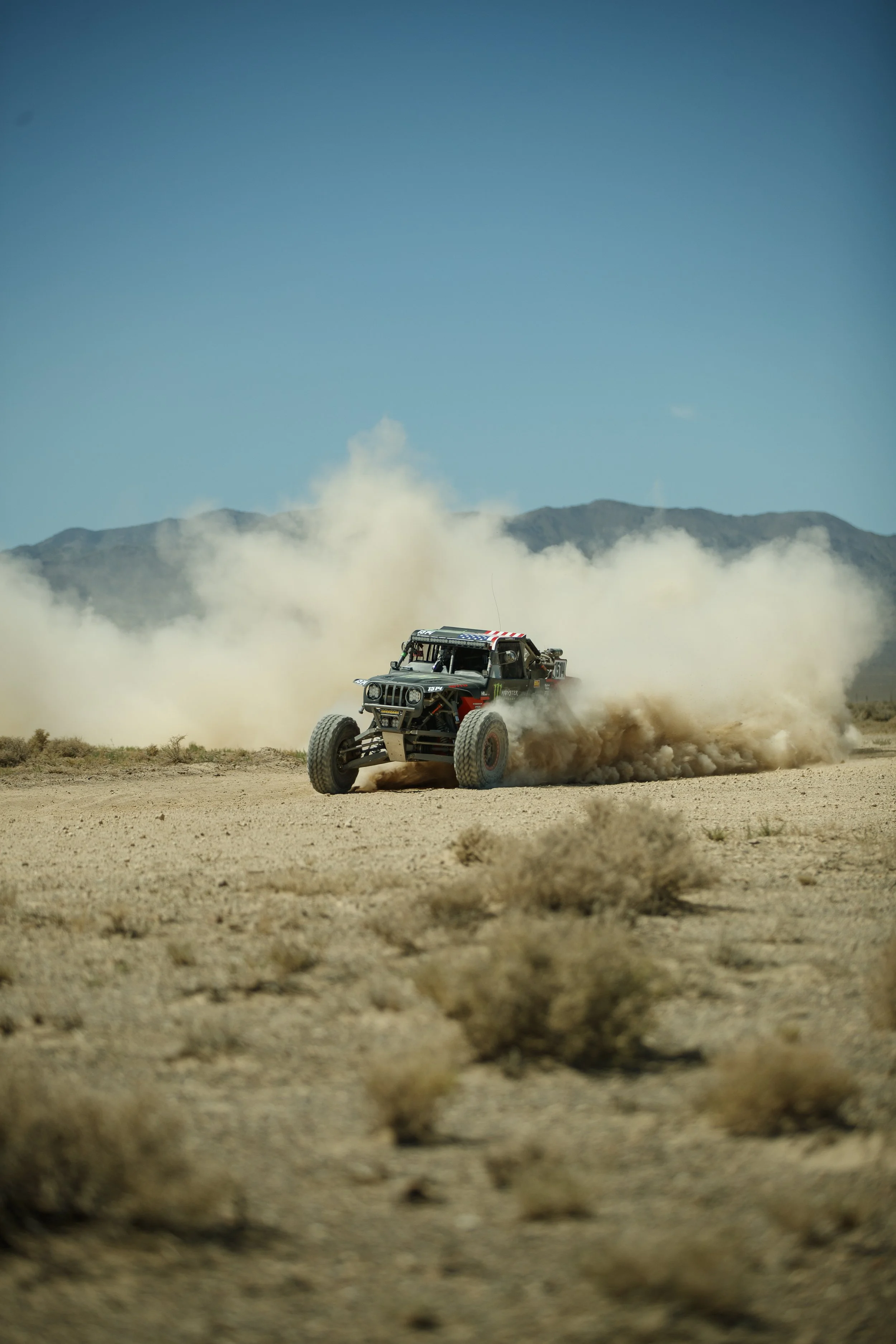 8_12_CaseyCurrie_Vegas2Reno_RaceDay_TrophyJeep_NoCrop_009.jpg