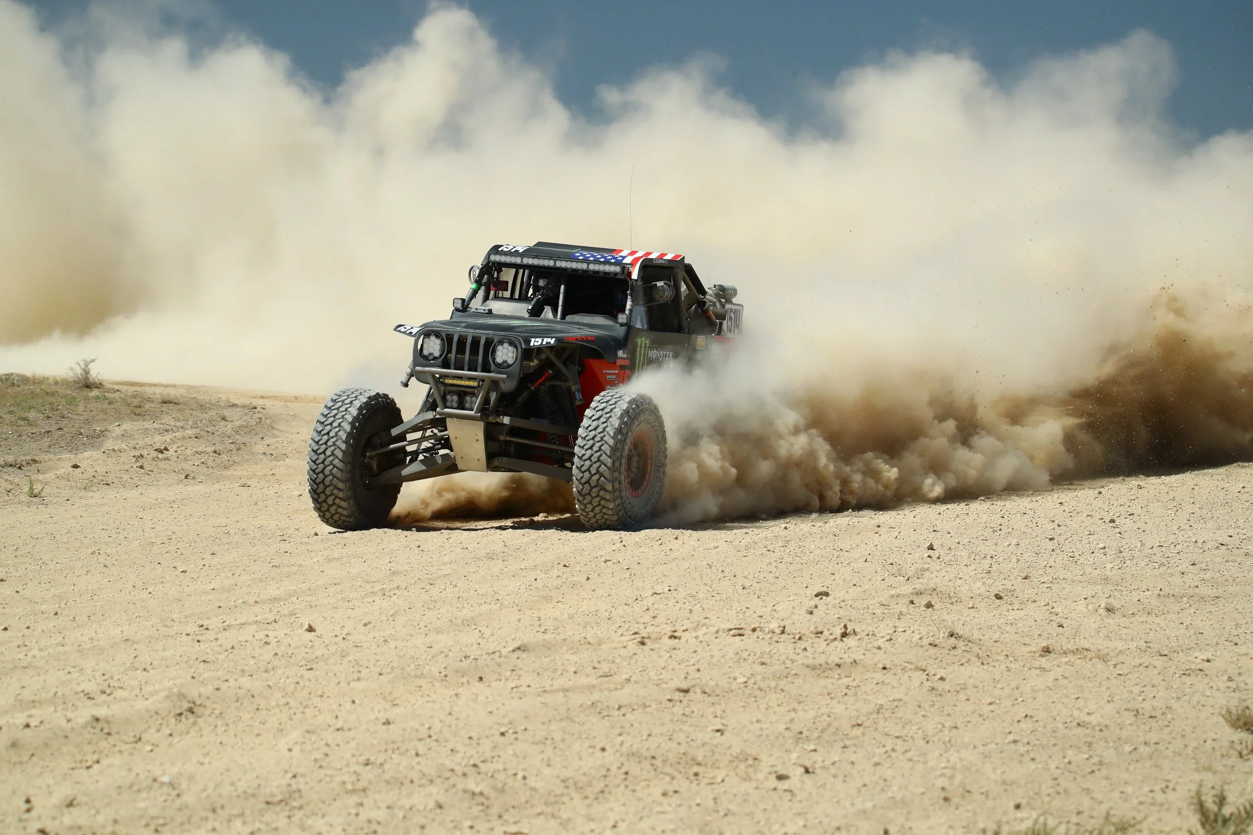 8_12_CaseyCurrie_Vegas2Reno_RaceDay_TrophyJeep_NoCrop_016.JPG
