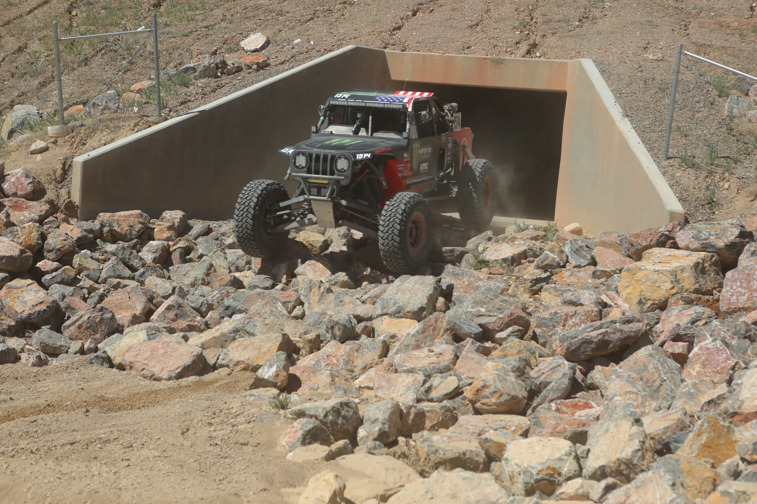 8_12_CaseyCurrie_Vegas2Reno_RaceDay_TrophyJeep_NoCrop_018.JPG