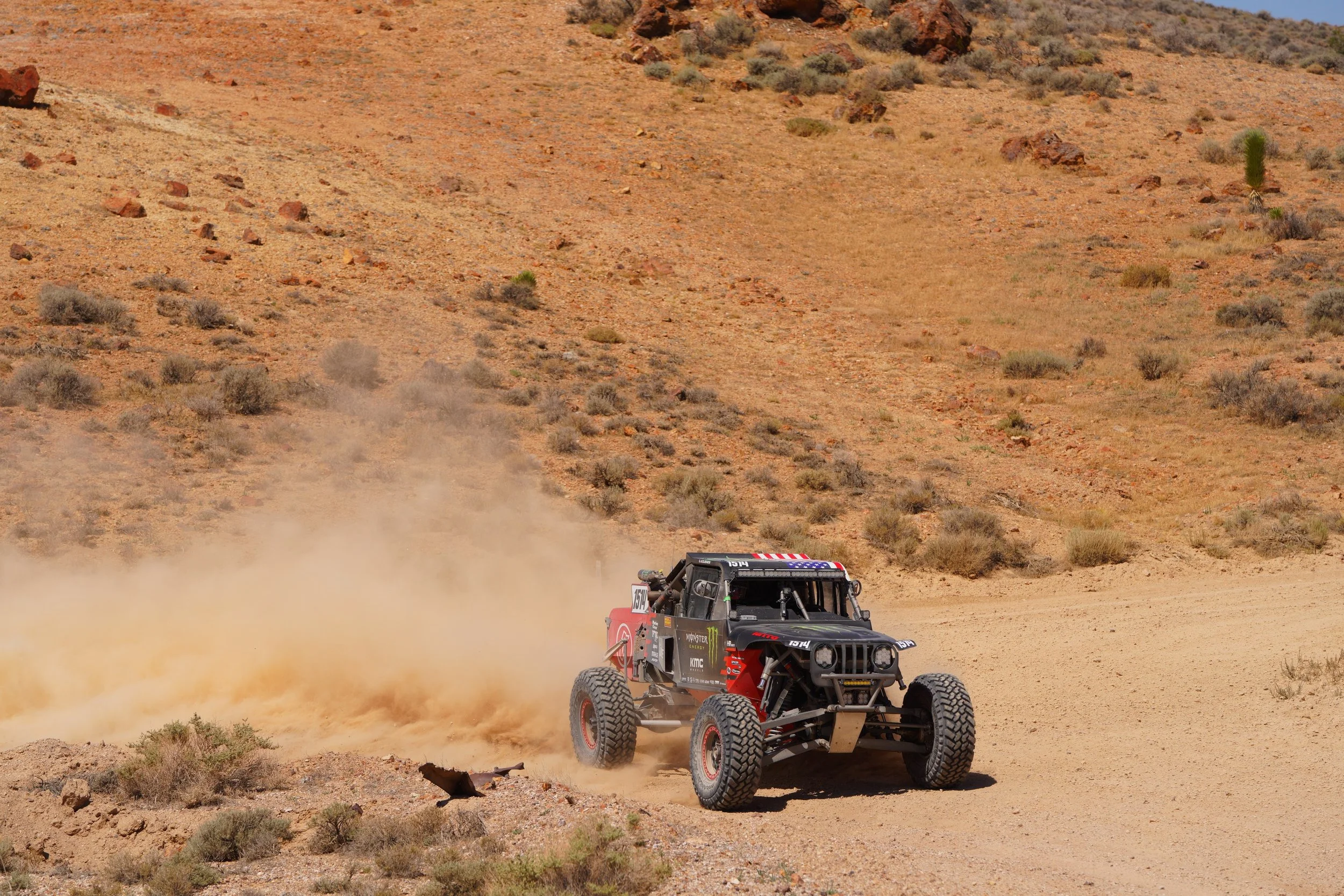 8_12_CaseyCurrie_Vegas2Reno_RaceDay_TrophyJeep_NoCrop_023.JPG