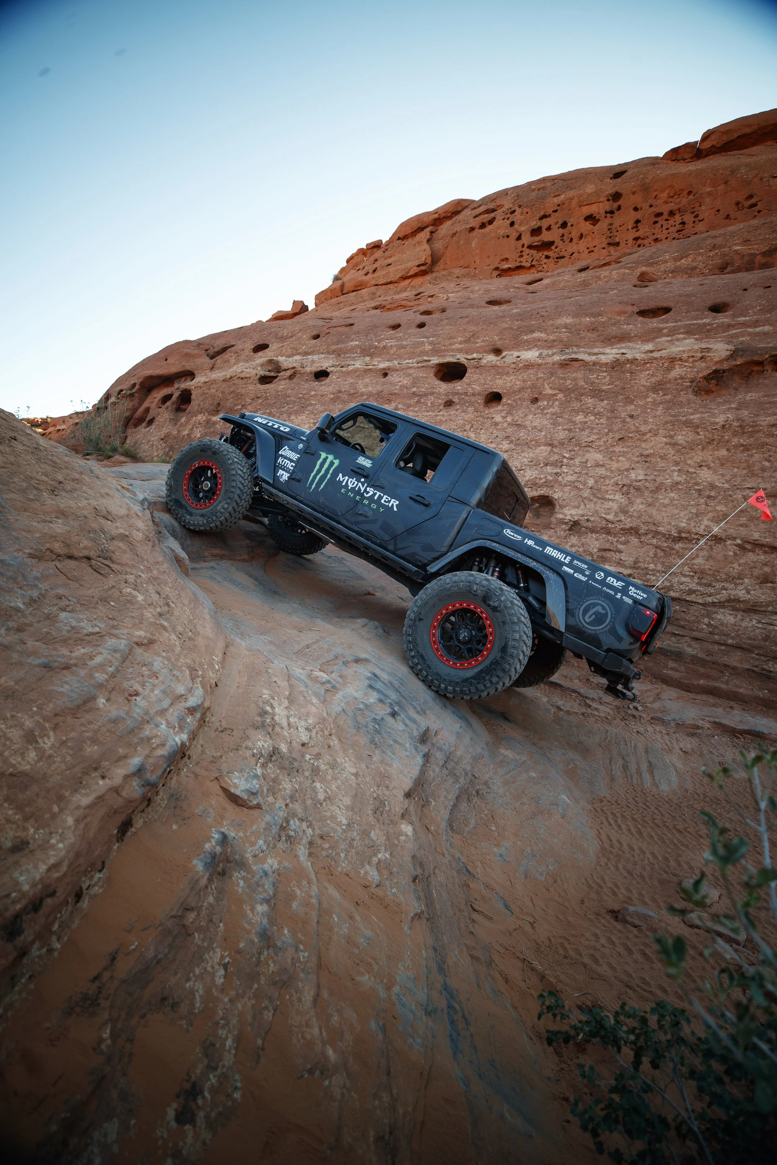 10_7_CaseyCurrie_TrailHero_SandHollowUtah_MonsterEnergyJeepJT_NoCrop_010.jpg