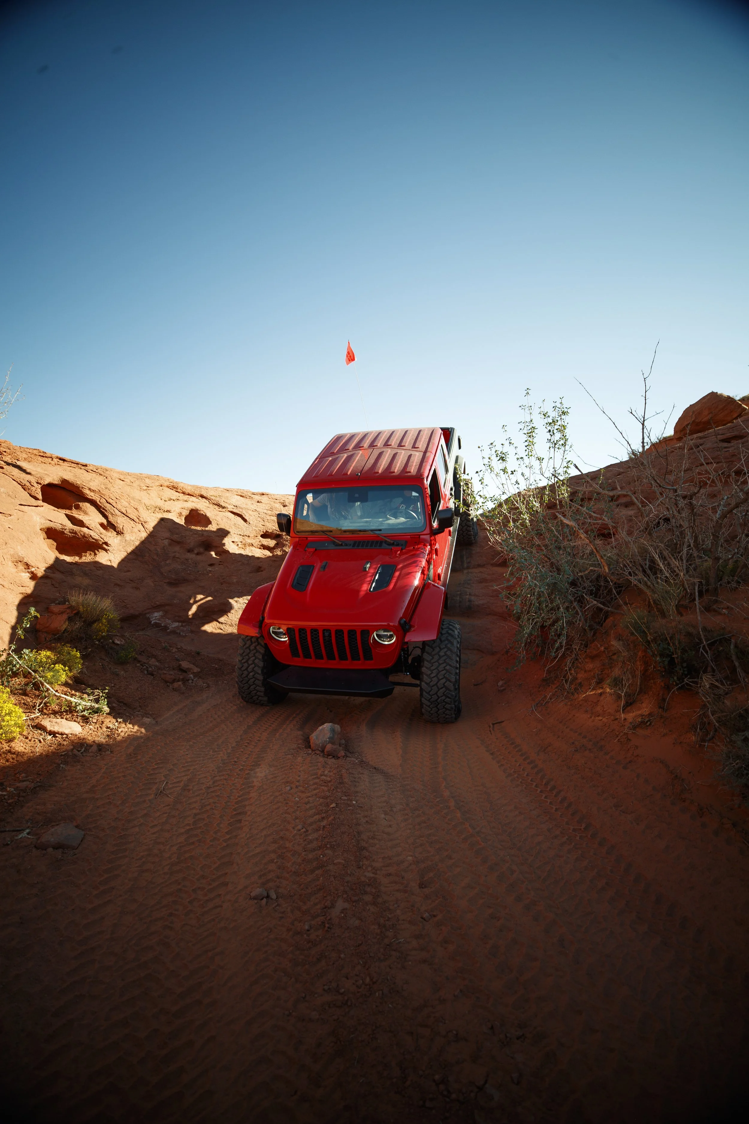 10_7_CaseyCurrie_TrailHero_SandHollowUtah_DieselJeepJT_NoCrop_006.jpg