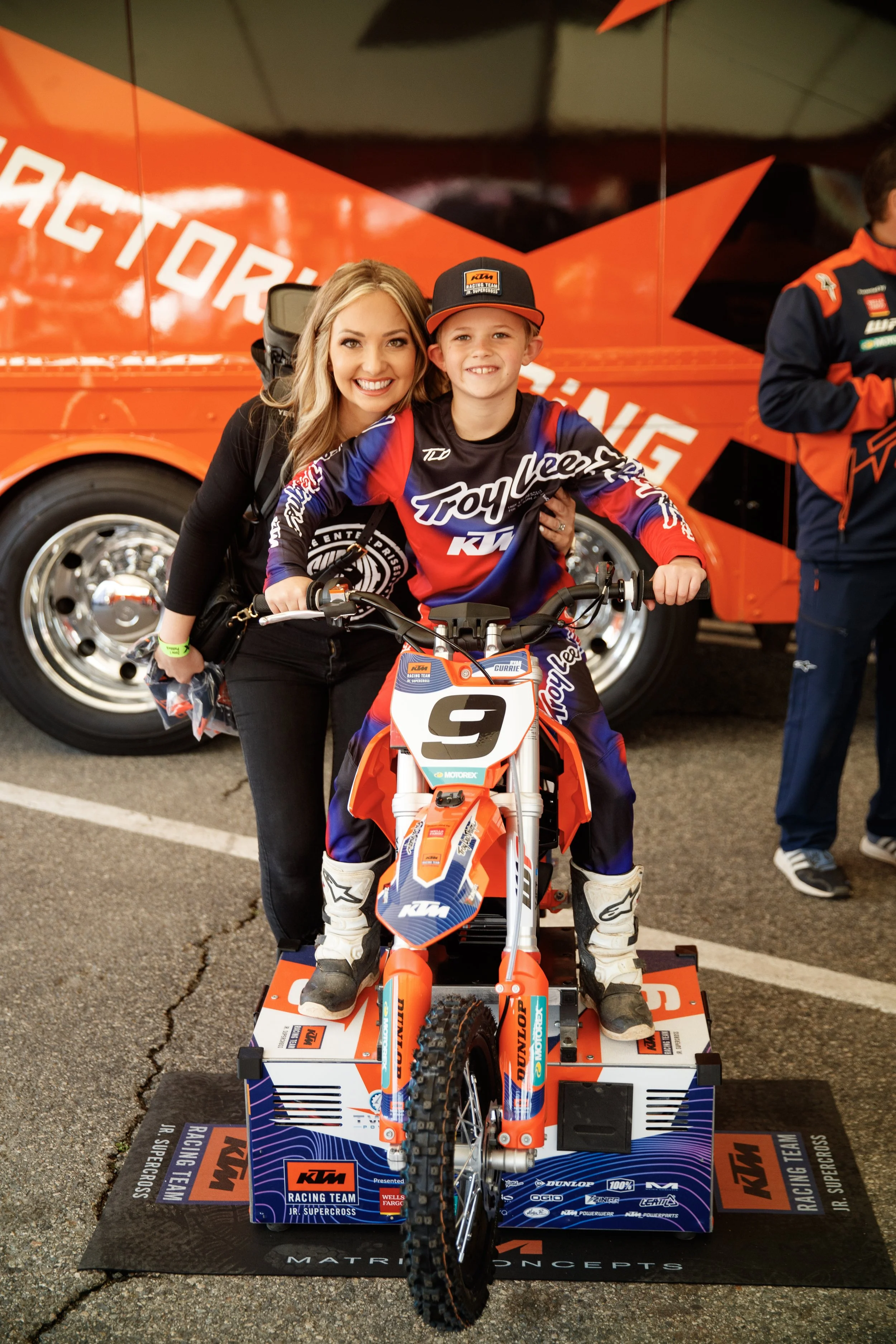 1_7_CaseyCurrie_SupercrossJrs_AnaheimCa_NoCrop_003.jpg
