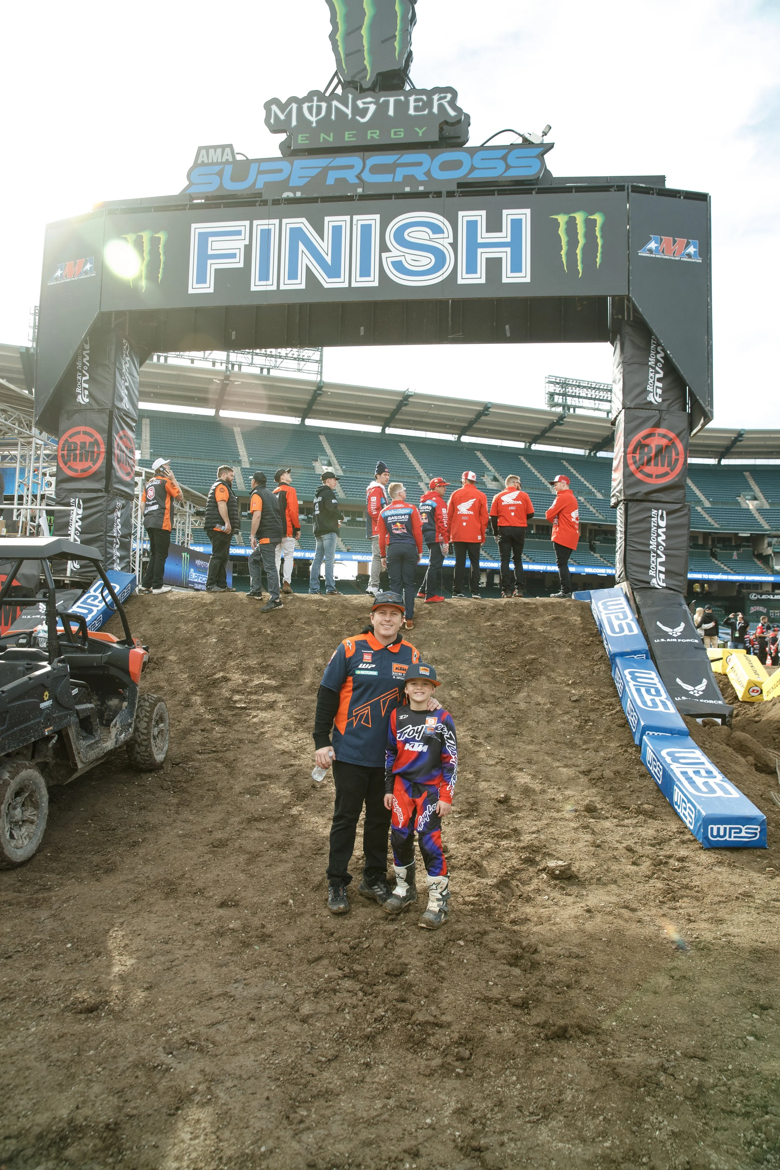 1_7_CaseyCurrie_SupercrossJrs_AnaheimCa_NoCrop_023.jpg