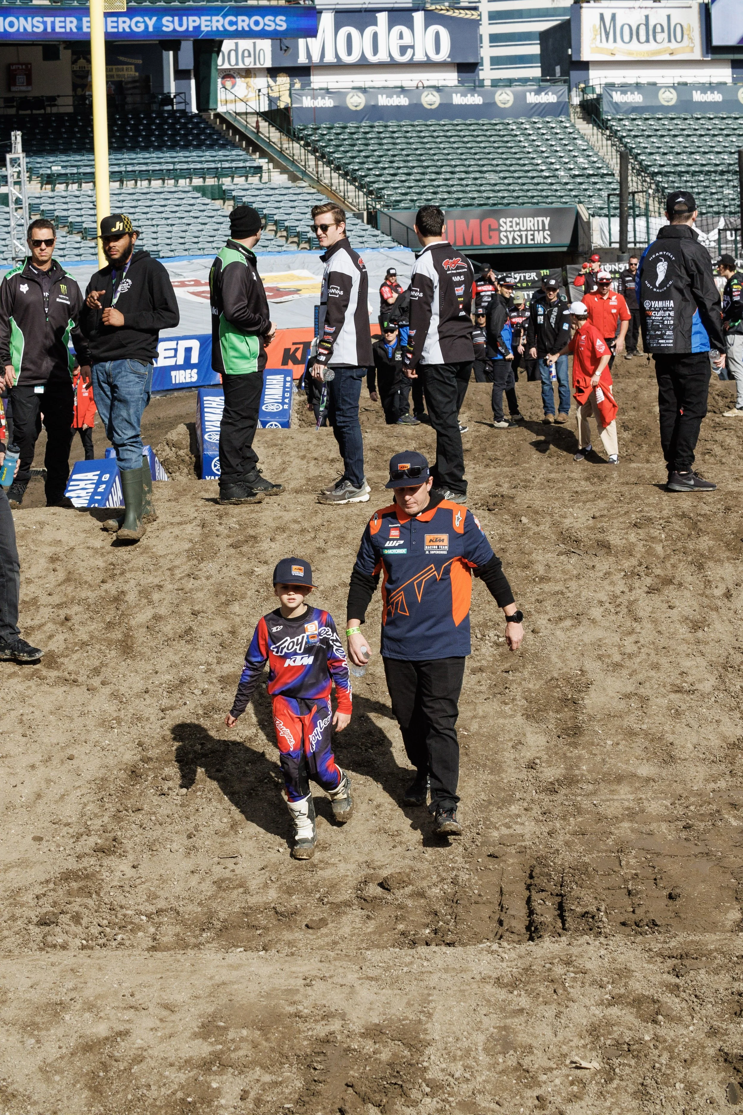 1_7_CaseyCurrie_SupercrossJrs_AnaheimCa_NoCrop_030.jpg