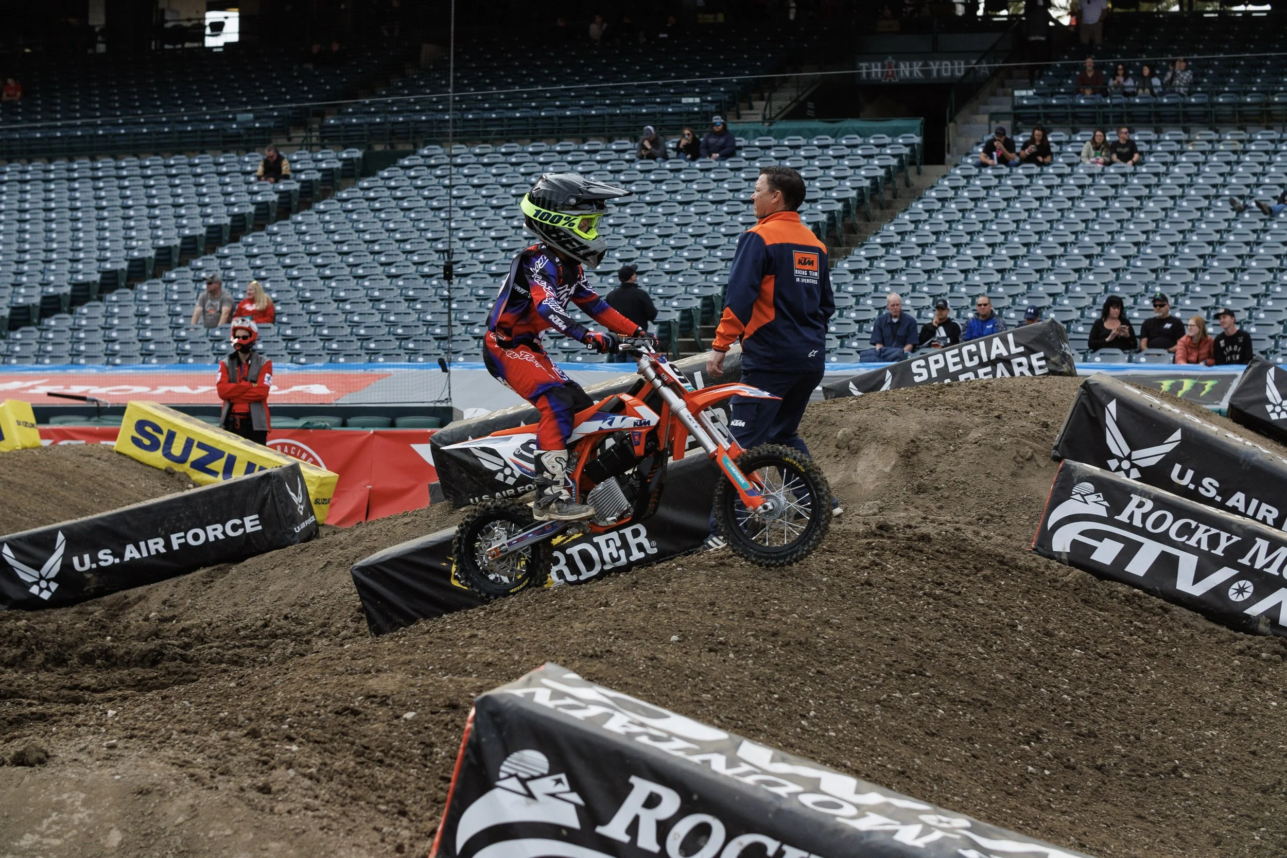1_7_CaseyCurrie_SupercrossJrs_AnaheimCa_NoCrop_049.jpg