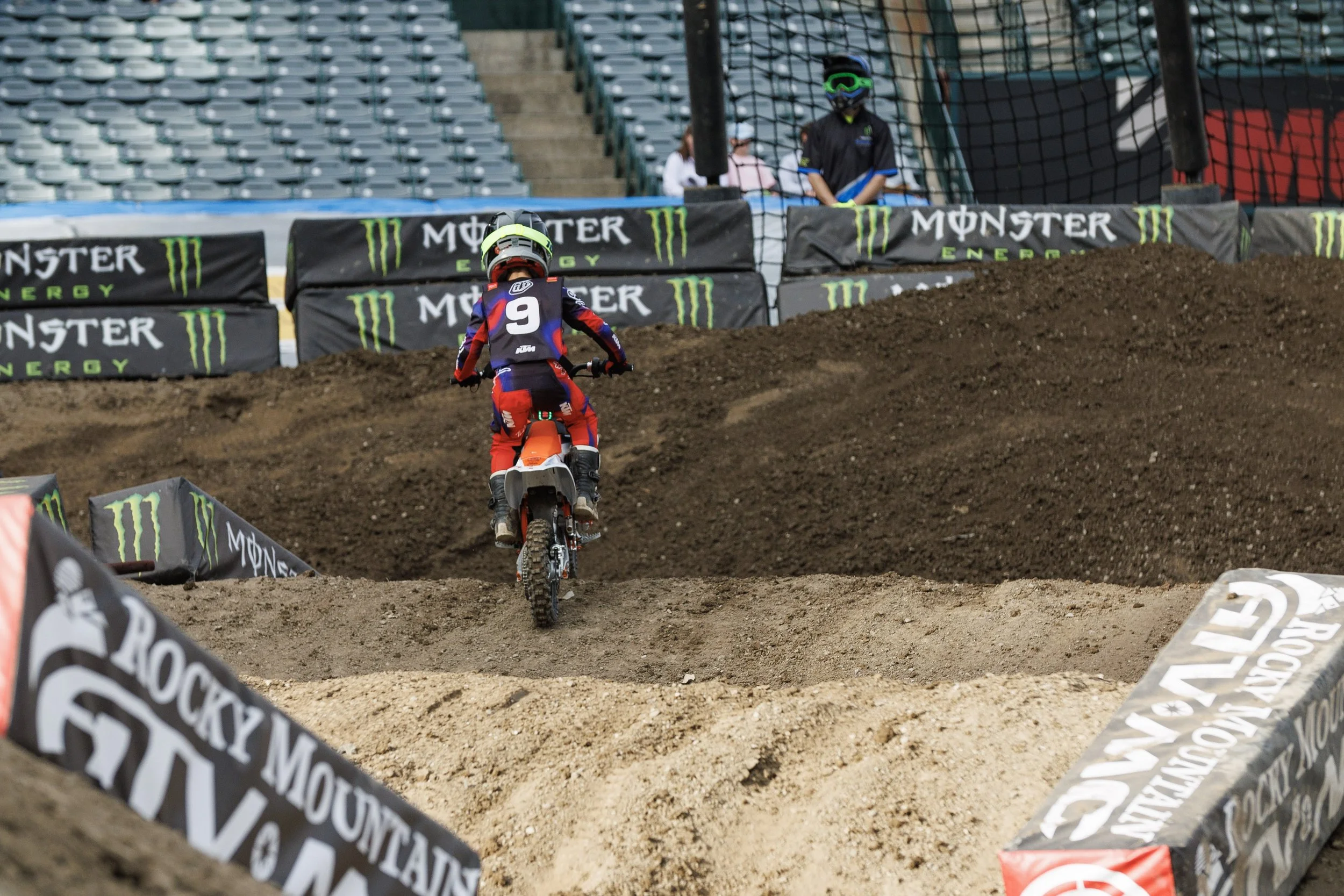 1_7_CaseyCurrie_SupercrossJrs_AnaheimCa_NoCrop_050.jpg