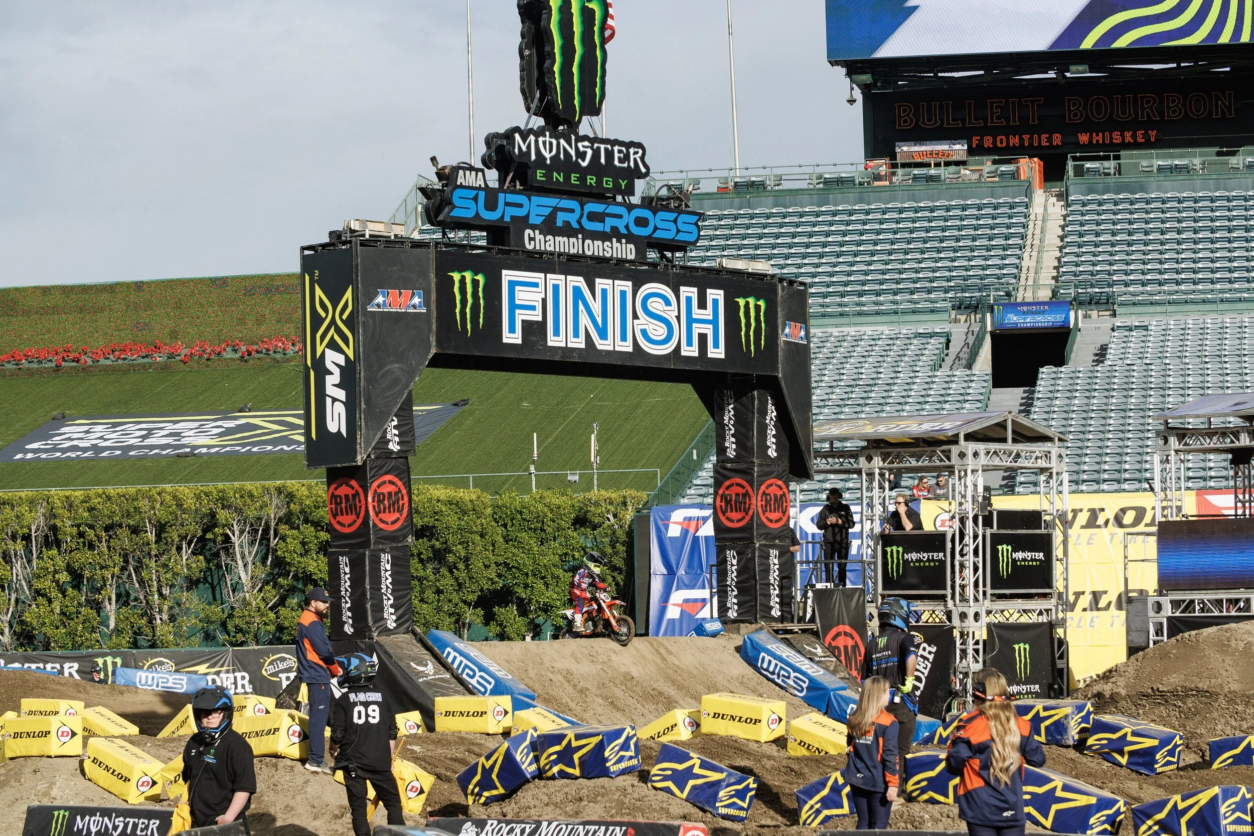 1_7_CaseyCurrie_SupercrossJrs_AnaheimCa_NoCrop_057.jpg