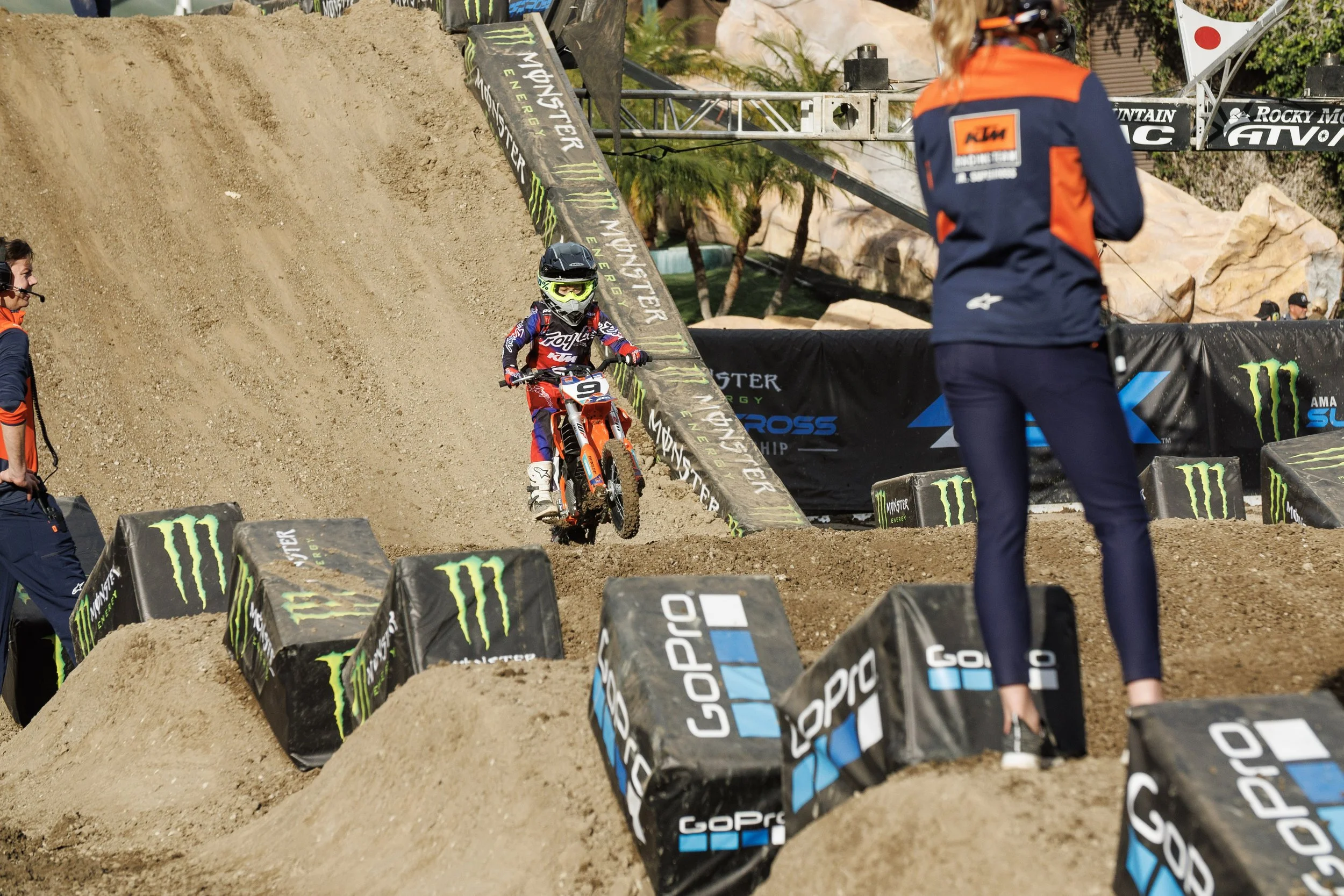 1_7_CaseyCurrie_SupercrossJrs_AnaheimCa_NoCrop_059.jpg