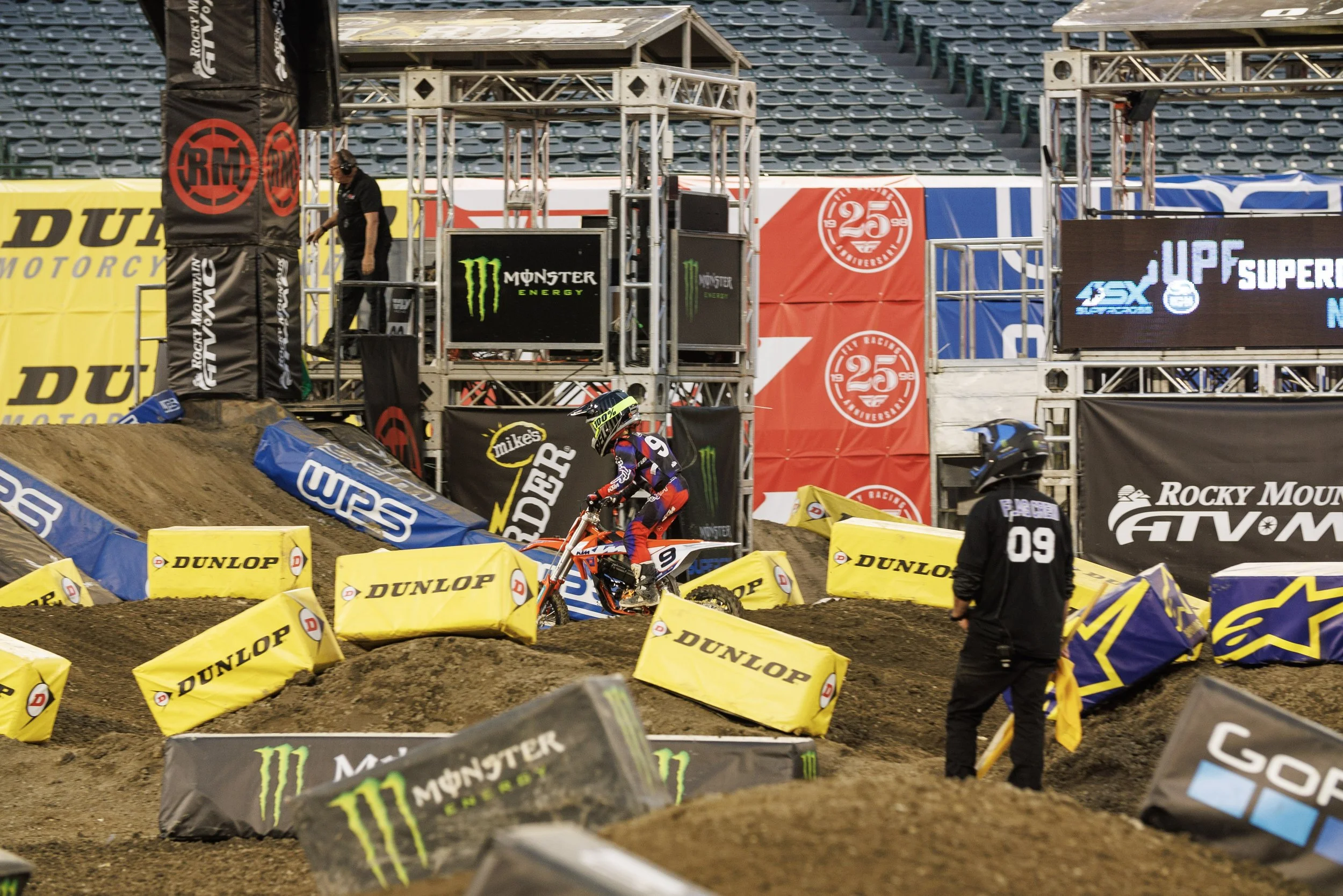 1_7_CaseyCurrie_SupercrossJrs_AnaheimCa_NoCrop_073.jpg