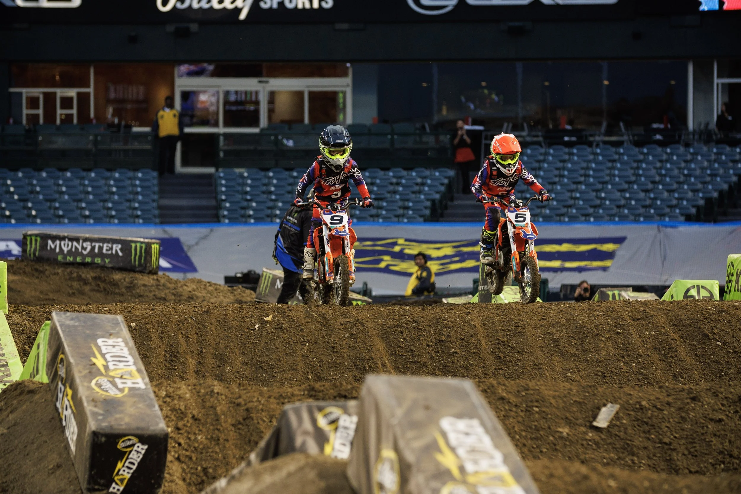 1_7_CaseyCurrie_SupercrossJrs_AnaheimCa_NoCrop_079.jpg