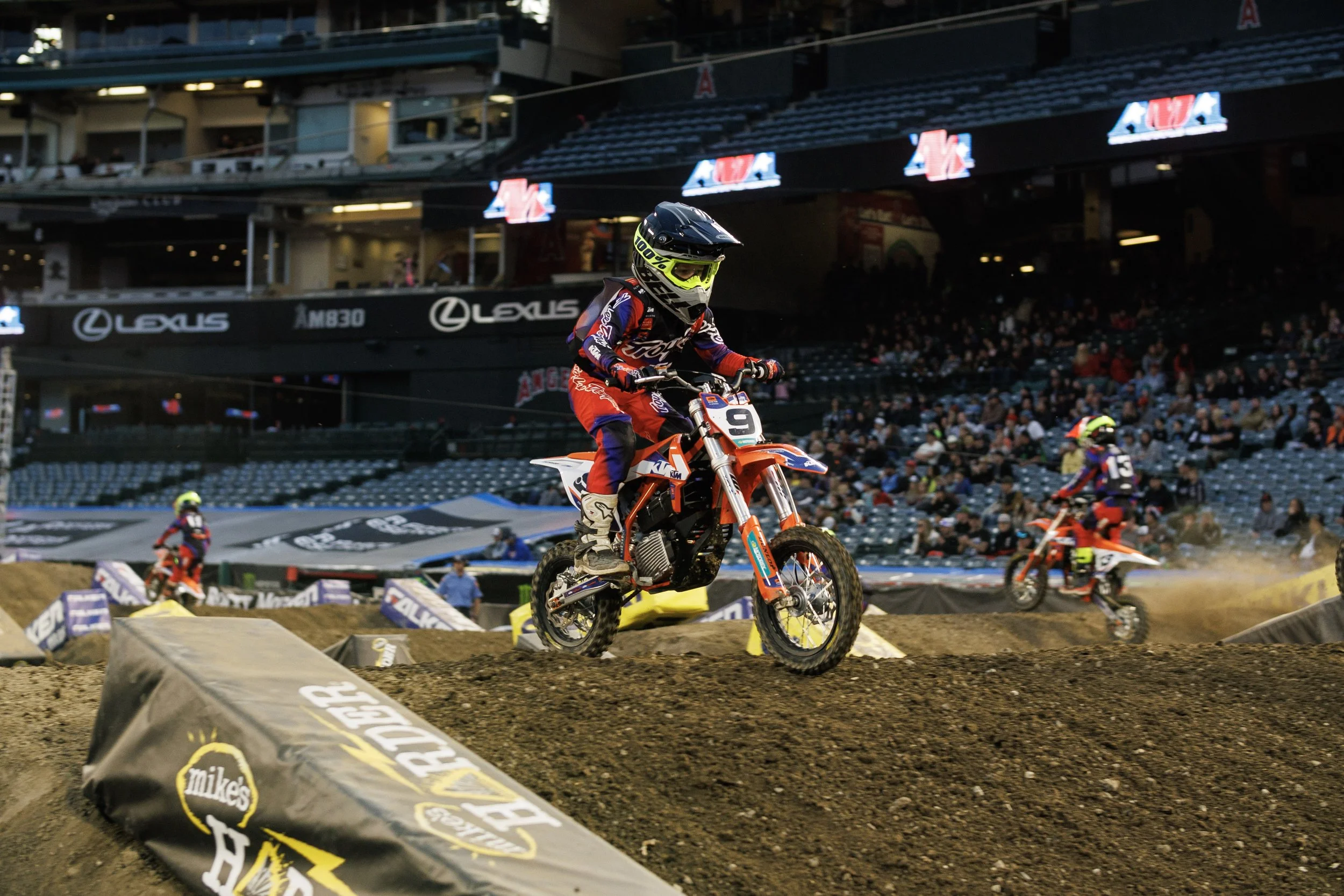 1_7_CaseyCurrie_SupercrossJrs_AnaheimCa_NoCrop_080.jpg