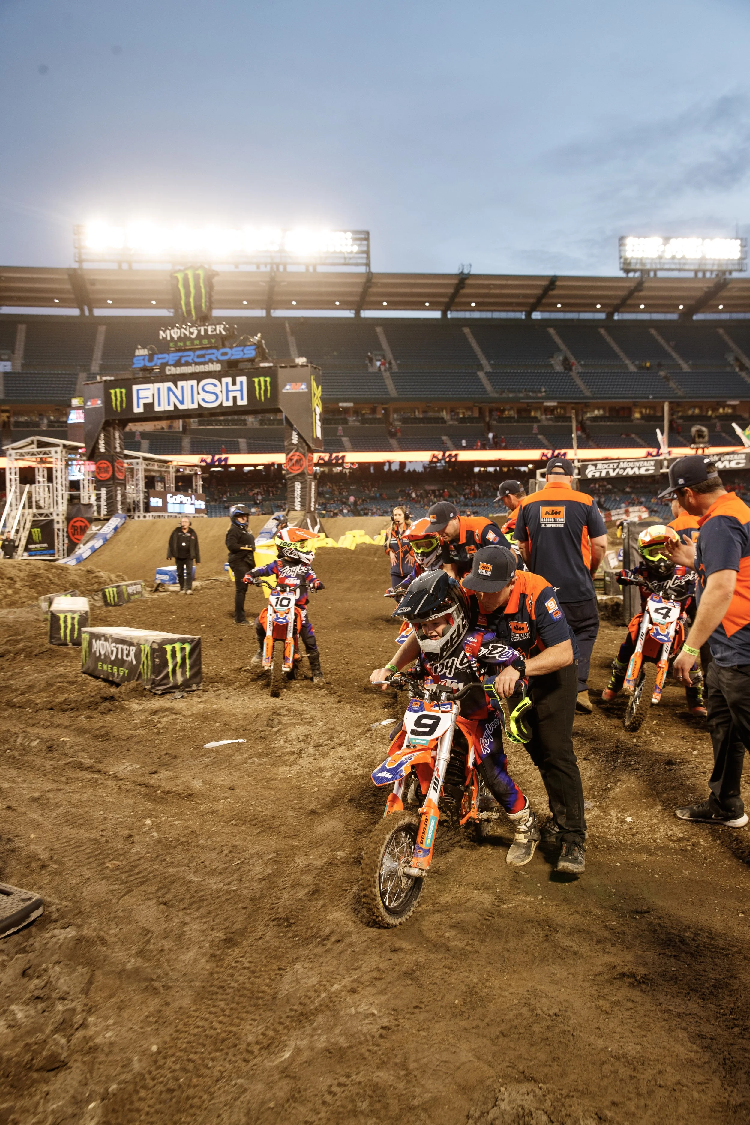 1_7_CaseyCurrie_SupercrossJrs_AnaheimCa_NoCrop_085.jpg