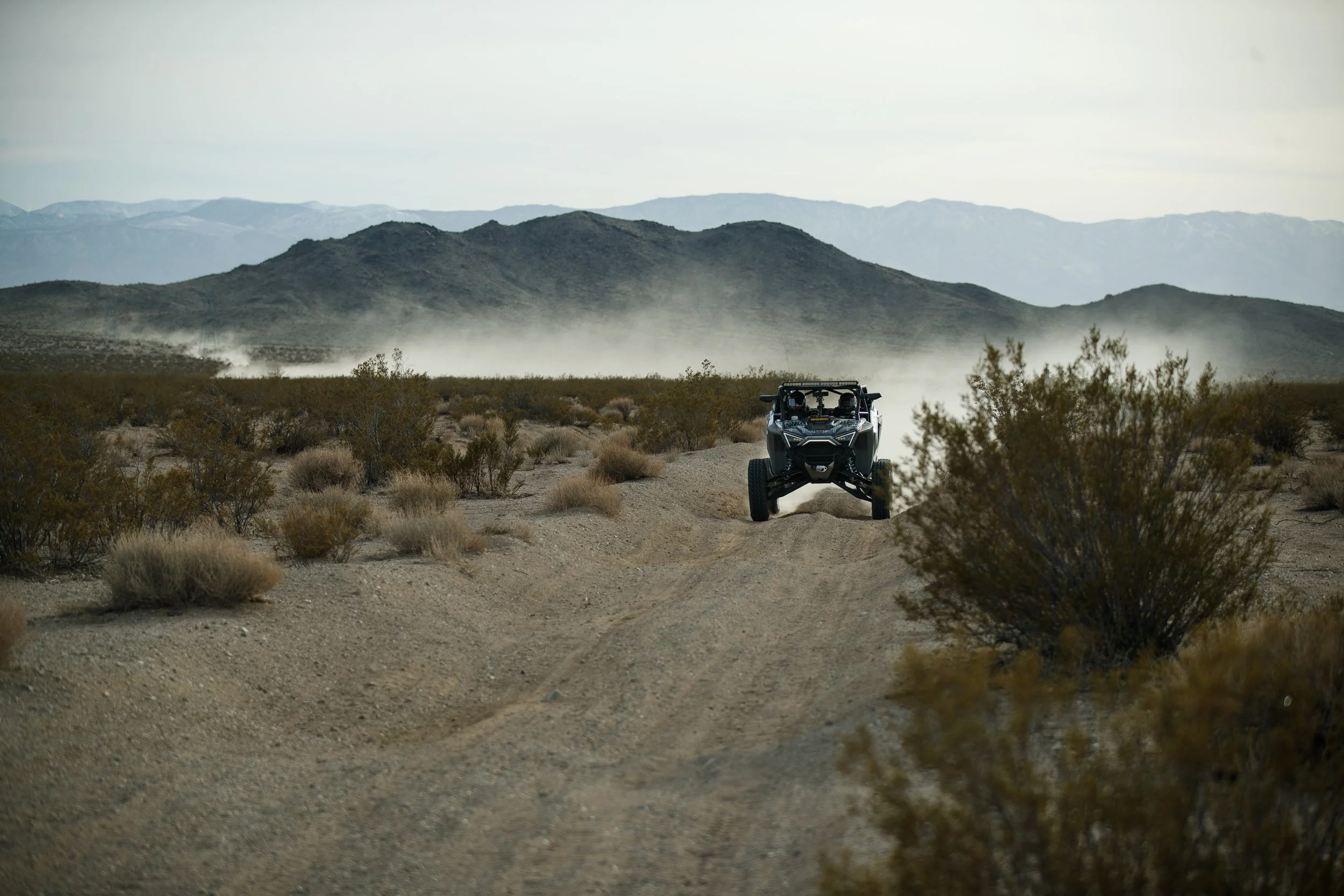 2_2_CaseyCurrie_KingOfHammers_JohnsonValleyCa_Day1_DesertPreRunning_PolarisRZRTurboR_NoCrop_003.jpg