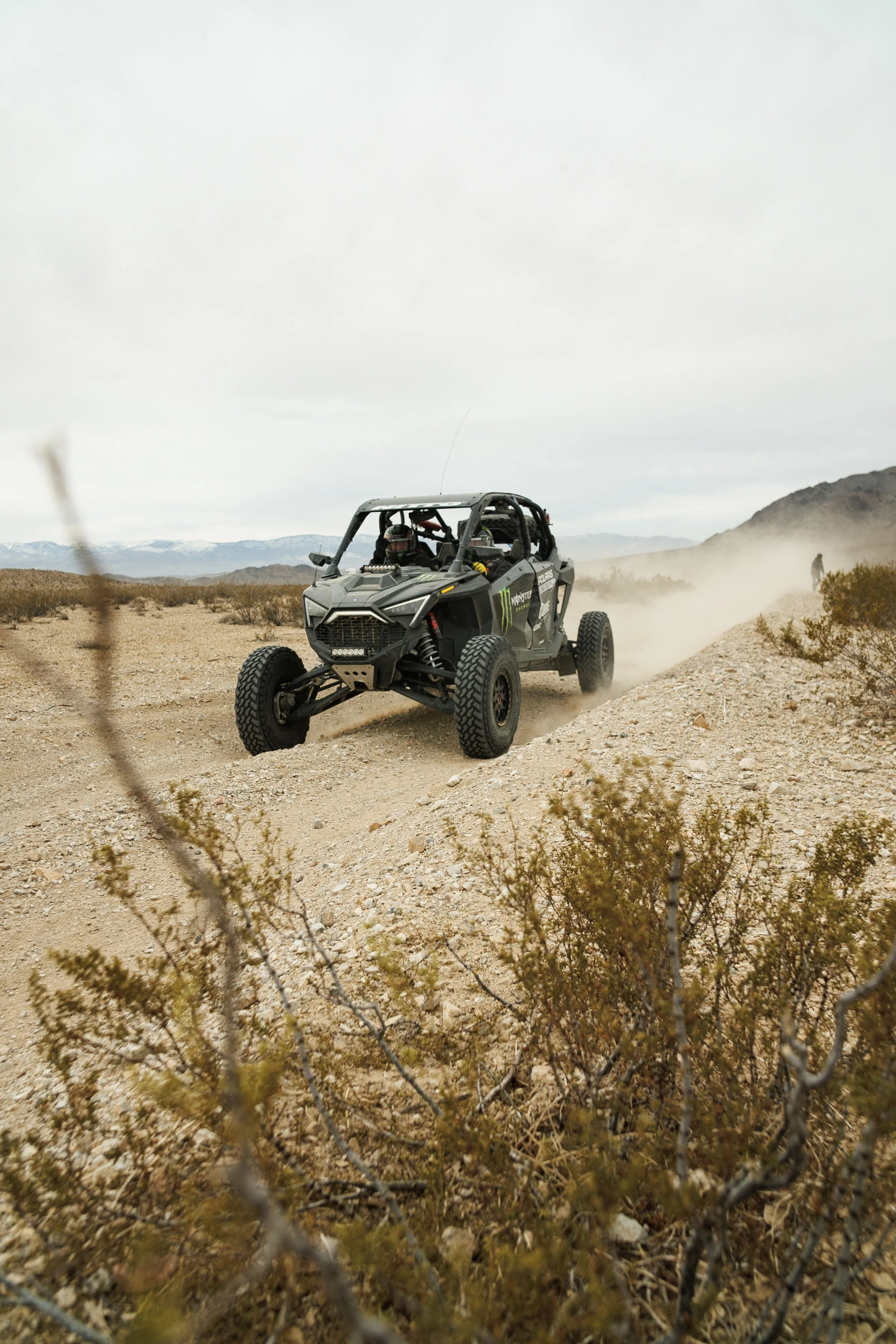 2_3_CaseyCurrie_KingOfHammers_JohnsonValleyCa_Day2_DesertPreRunning_PolarisRZRProR4Seater_NoCrop_004.jpg