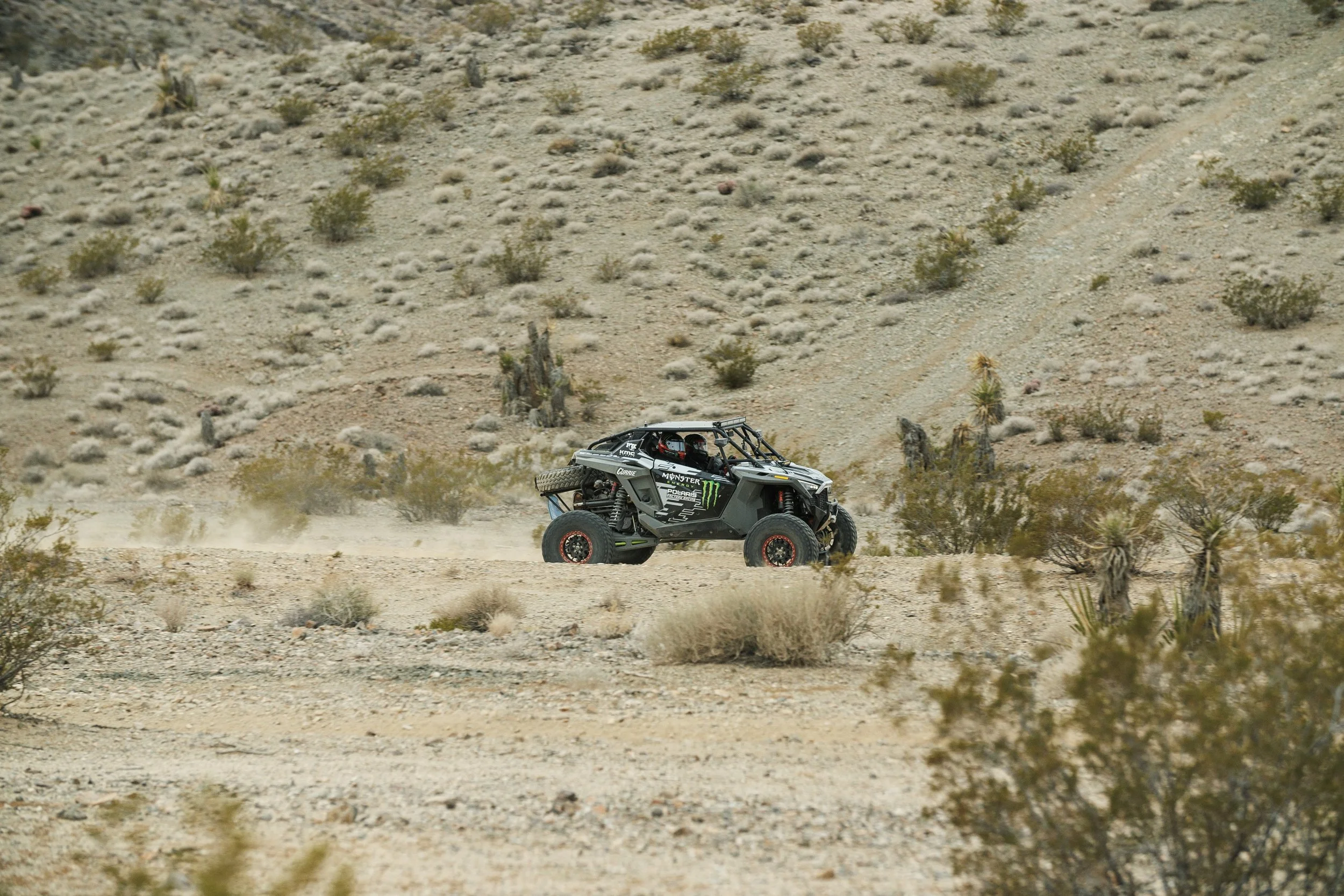 2_3_CaseyCurrie_KingOfHammers_JohnsonValleyCa_Day2_DesertPreRunning_PolarisRZRTurboR_NoCrop_001.jpg