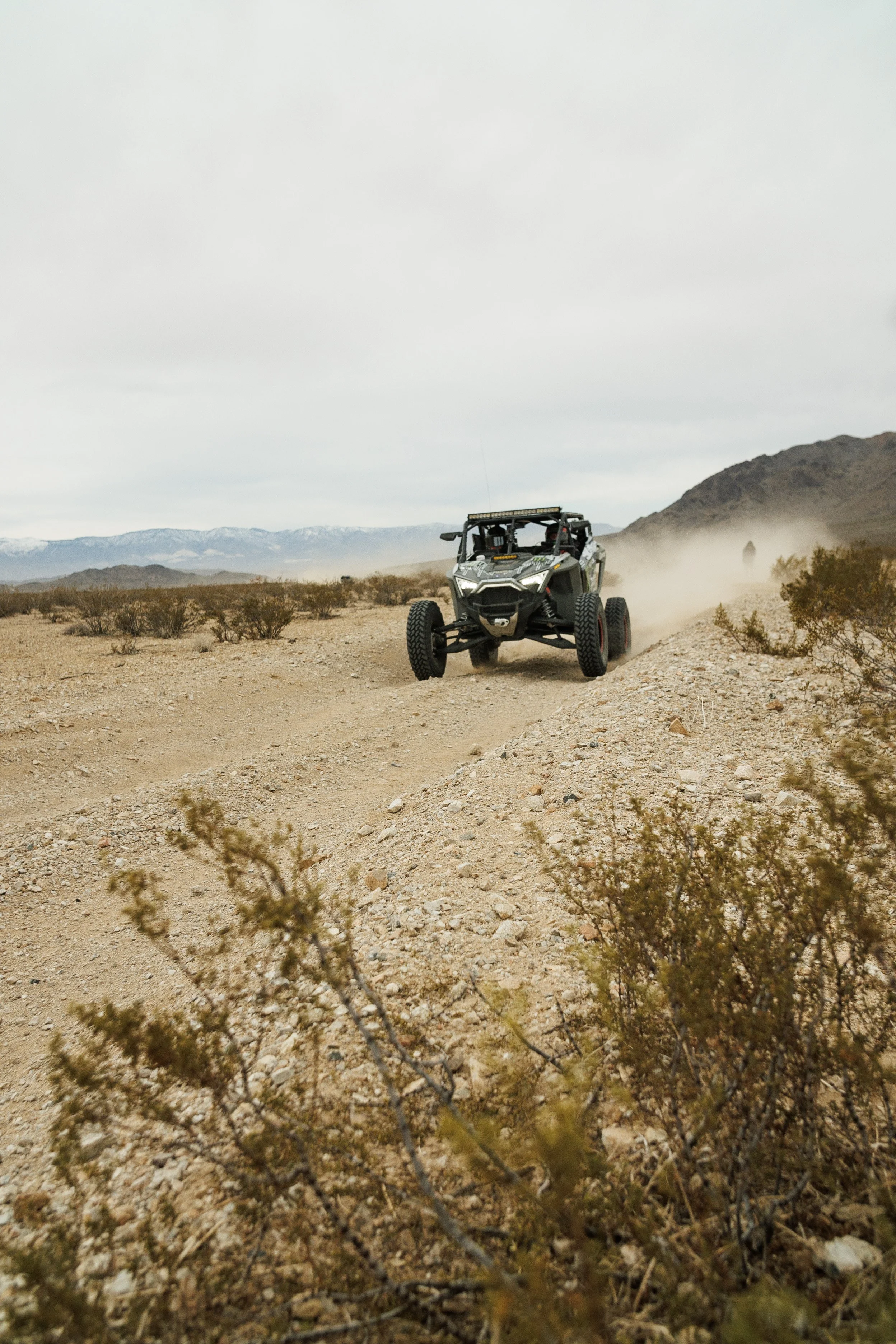 2_3_CaseyCurrie_KingOfHammers_JohnsonValleyCa_Day2_DesertPreRunning_PolarisRZRTurboR_NoCrop_004.jpg