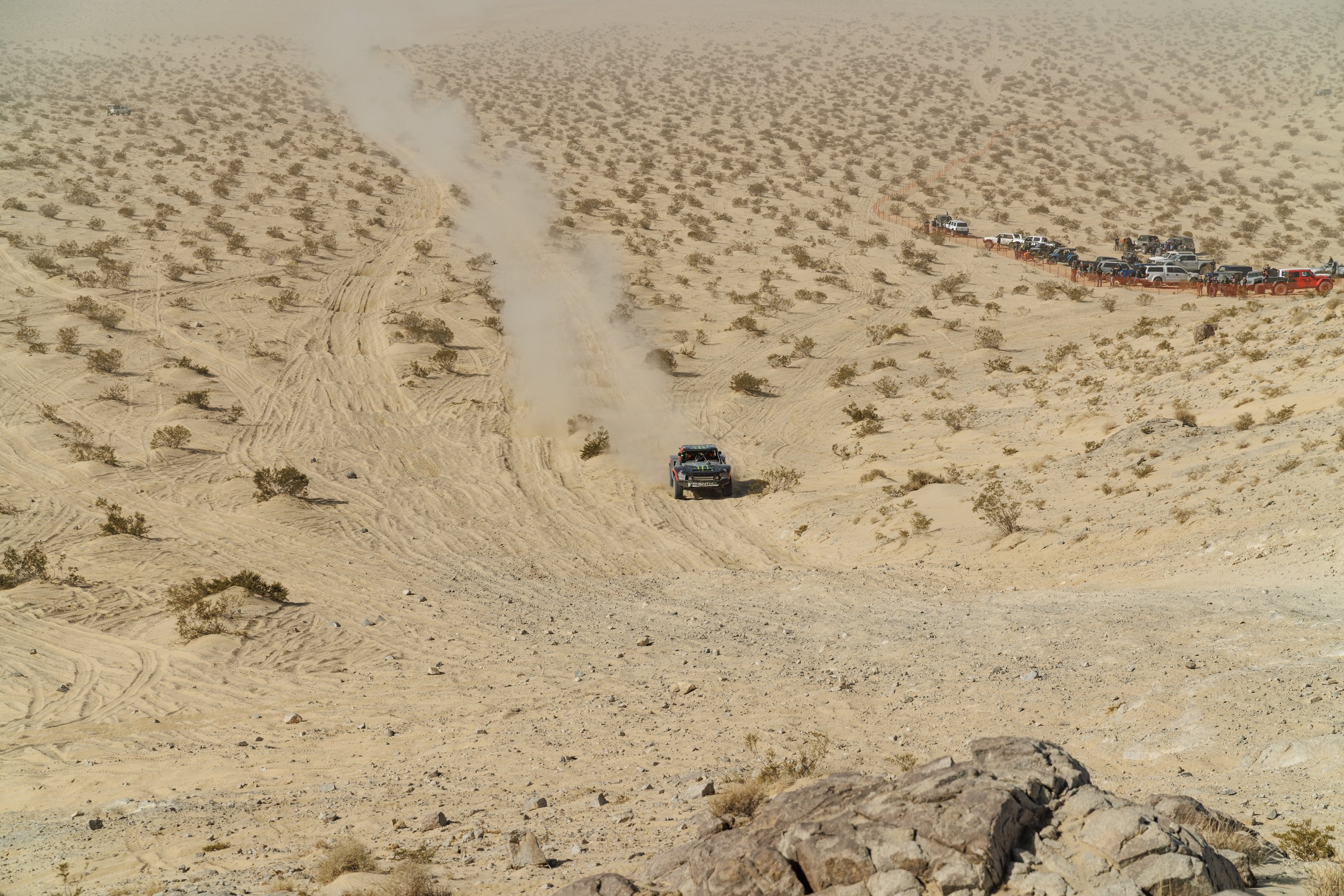 2_4_CaseyCurrie_KingofHammers_JohnsonValleyCa_Day3_DesertQualifying_TrophyTruck_NoCrop_008.jpg