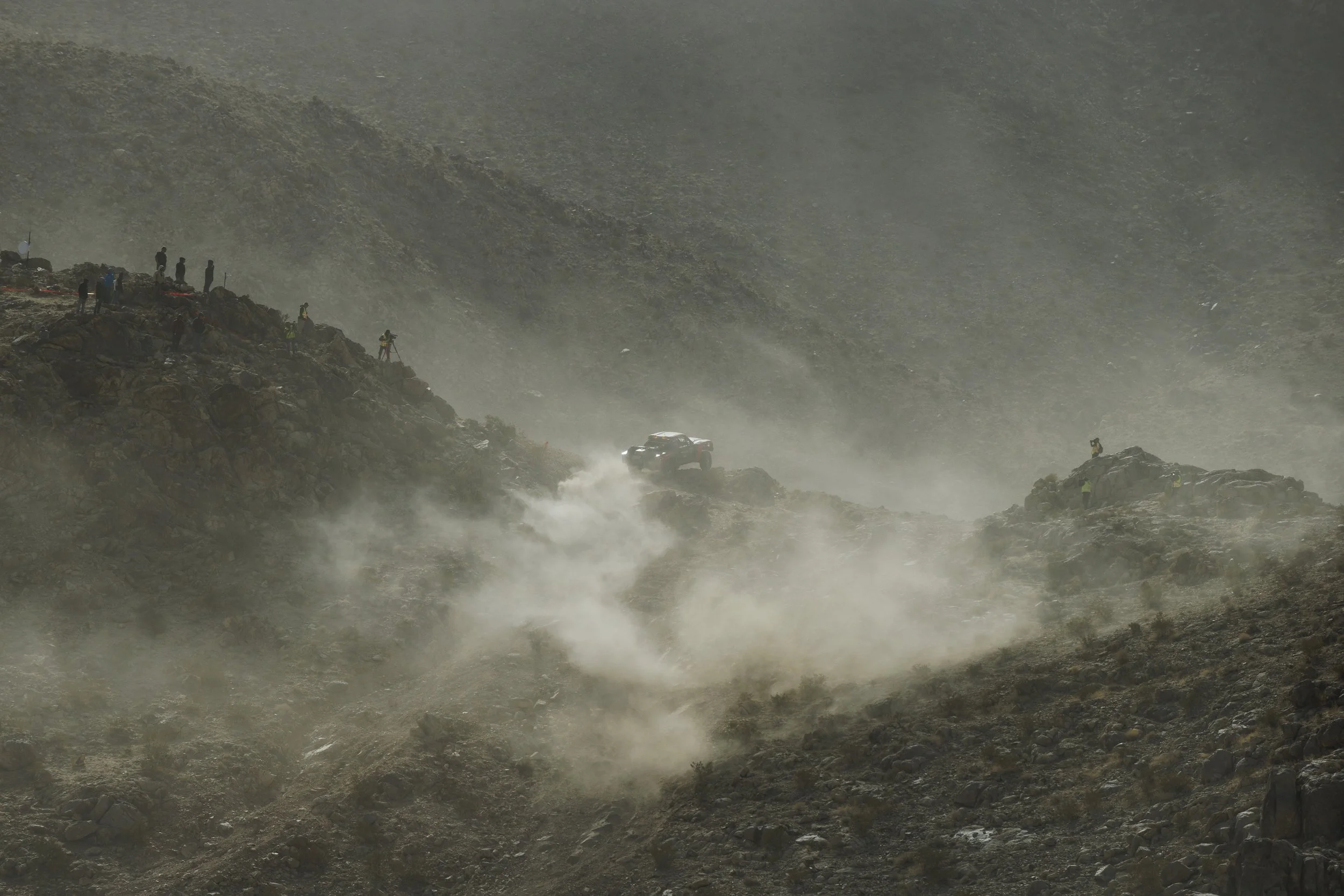 2_5_CaseyCurrie_KingofHammers_JohnsonValleyCa_Day4_DesertRace_TrophyTruck_NoCrop_019.jpg