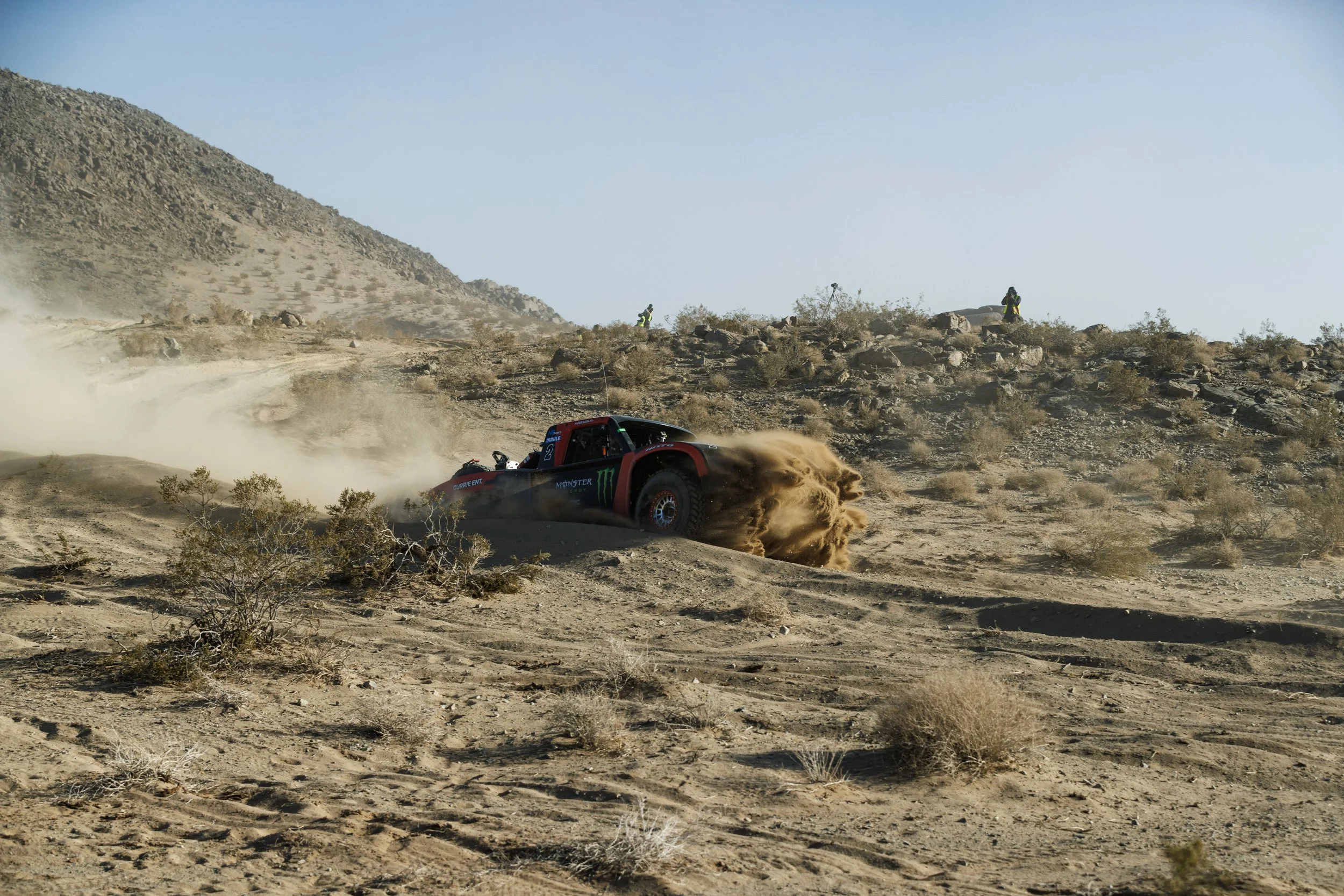 2_5_CaseyCurrie_KingofHammers_JohnsonValleyCa_Day4_DesertRace_TrophyTruck_NoCrop_025.jpg