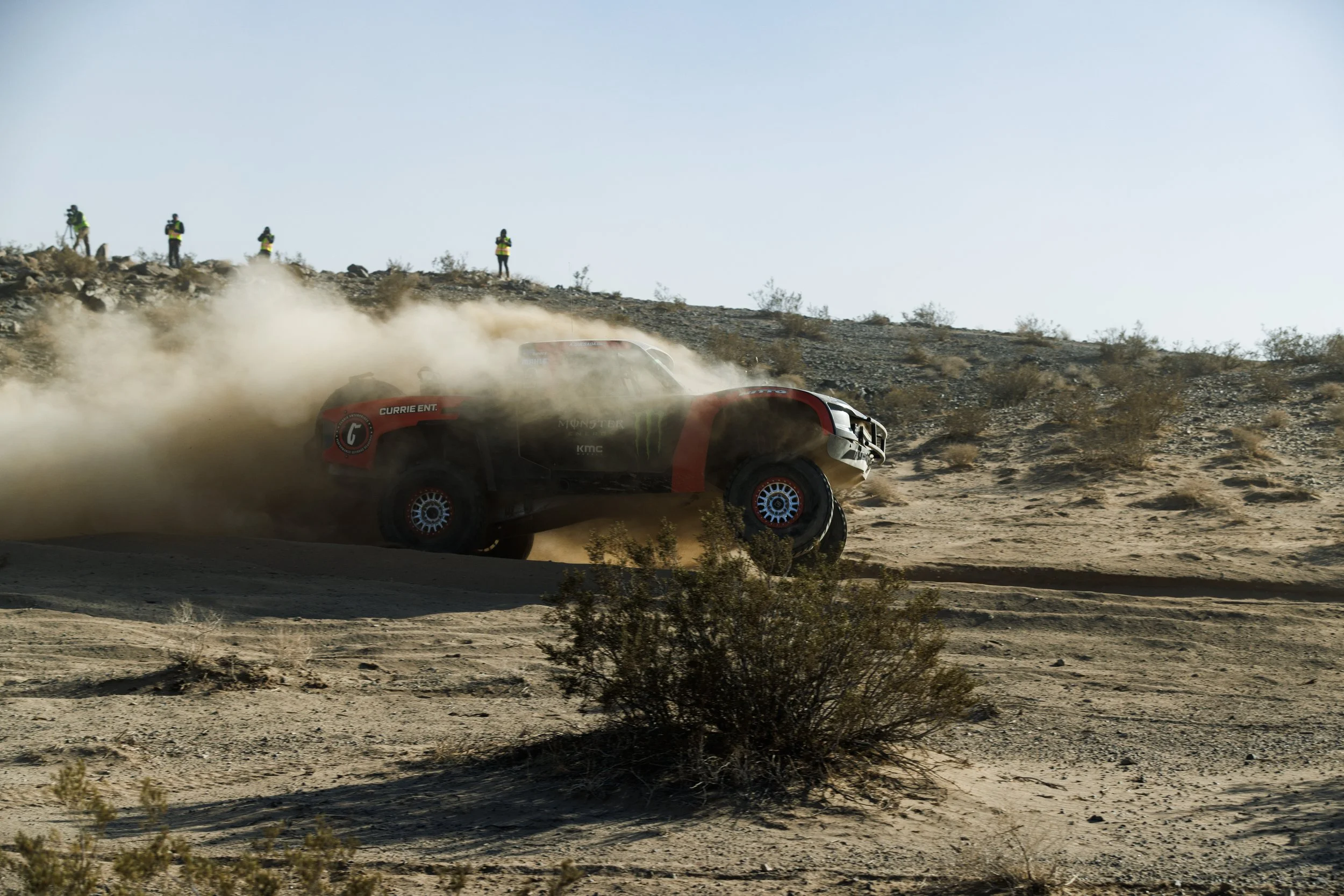 2_5_CaseyCurrie_KingofHammers_JohnsonValleyCa_Day4_DesertRace_TrophyTruck_NoCrop_032.jpg