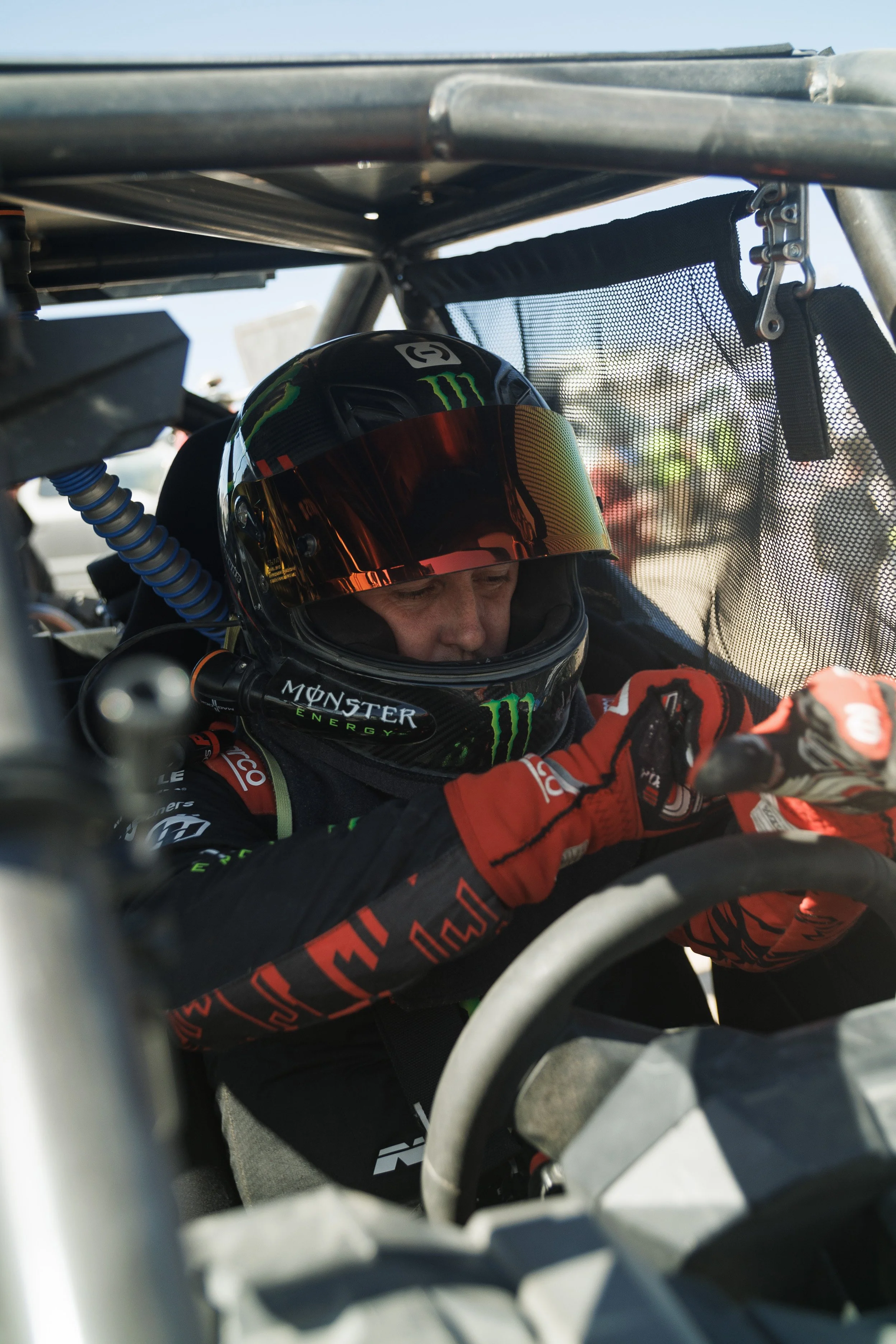 2_6_CaseyCurrie_KingofHammers_JohnsonValleyCa_Day5_UTVQualifying_PolarisRZRProR_NoCrop_003.jpg
