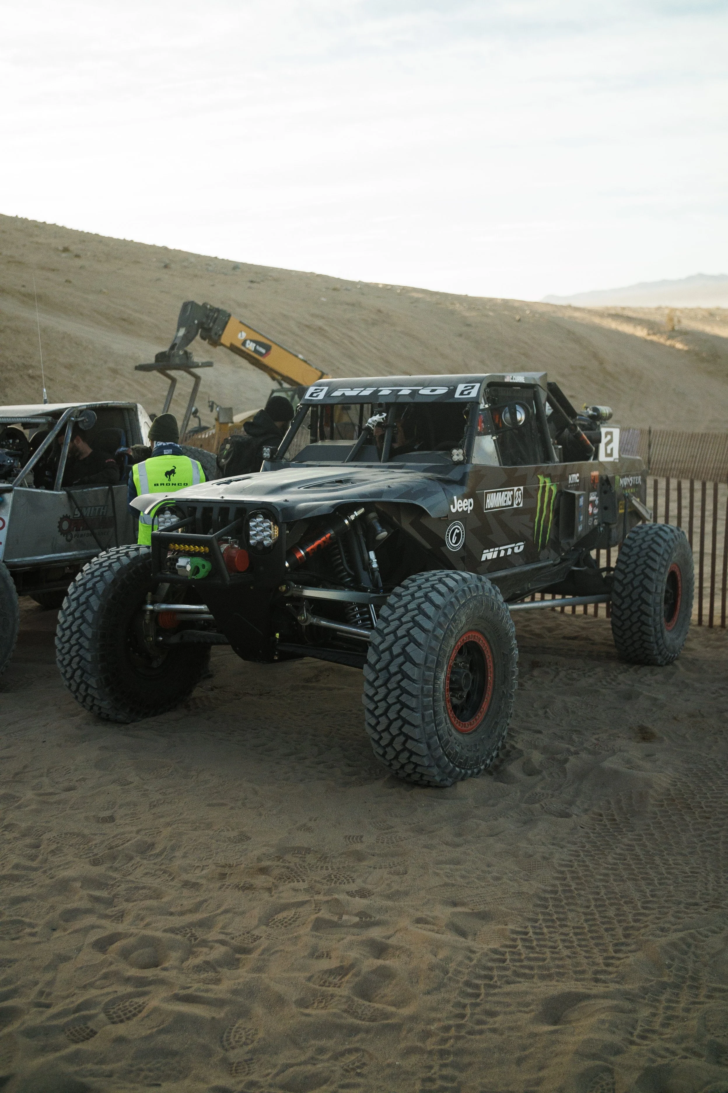 2_8_CaseyCurrie_KingofHammers_JohnsonValleyCa_Day7_Ultra4Qualifying_TrophyJeep_NoCrop_006.jpg