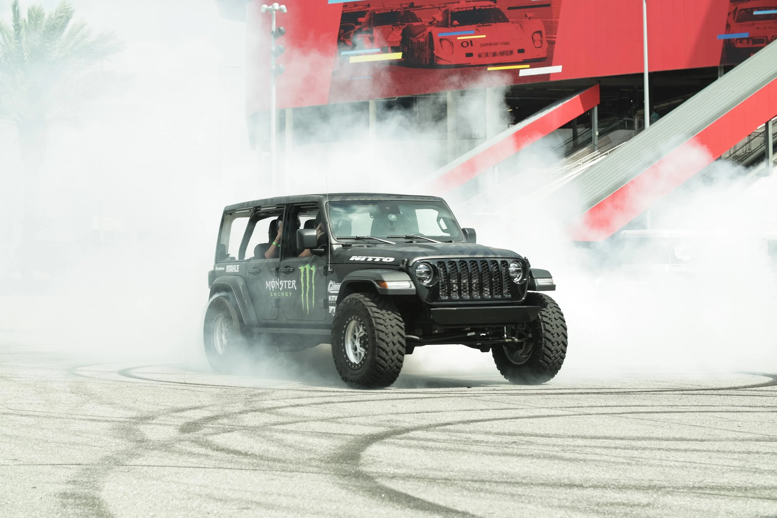3_3_CaseyCurrie_DaytonaBikeWeek_MonsterEnergySmokeshow_Part1_DaytonaBeachFL_DriftJeep_NoCrop_003.jpg