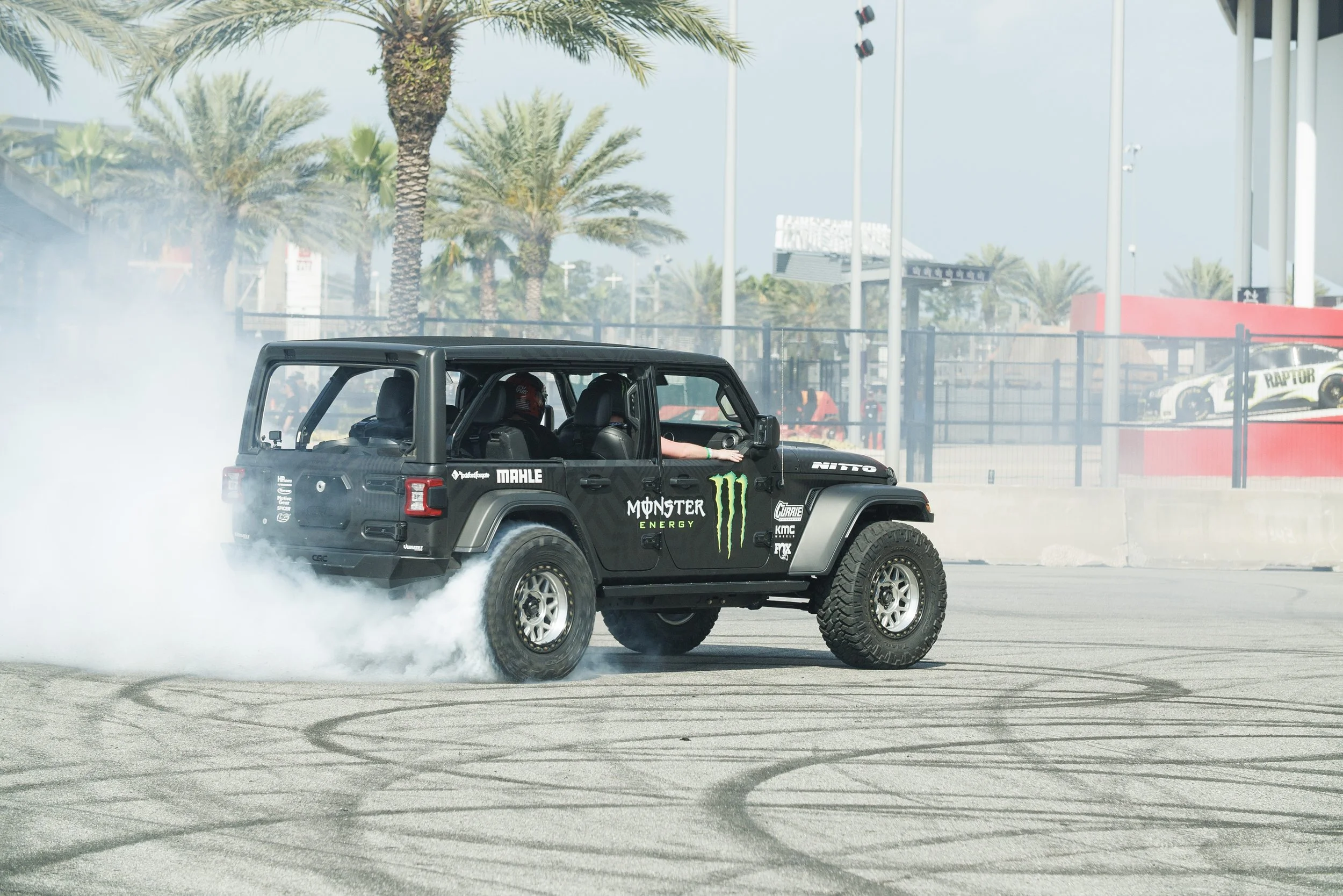 3_3_CaseyCurrie_DaytonaBikeWeek_MonsterEnergySmokeshow_Part1_DaytonaBeachFL_DriftJeep_NoCrop_006.jpg