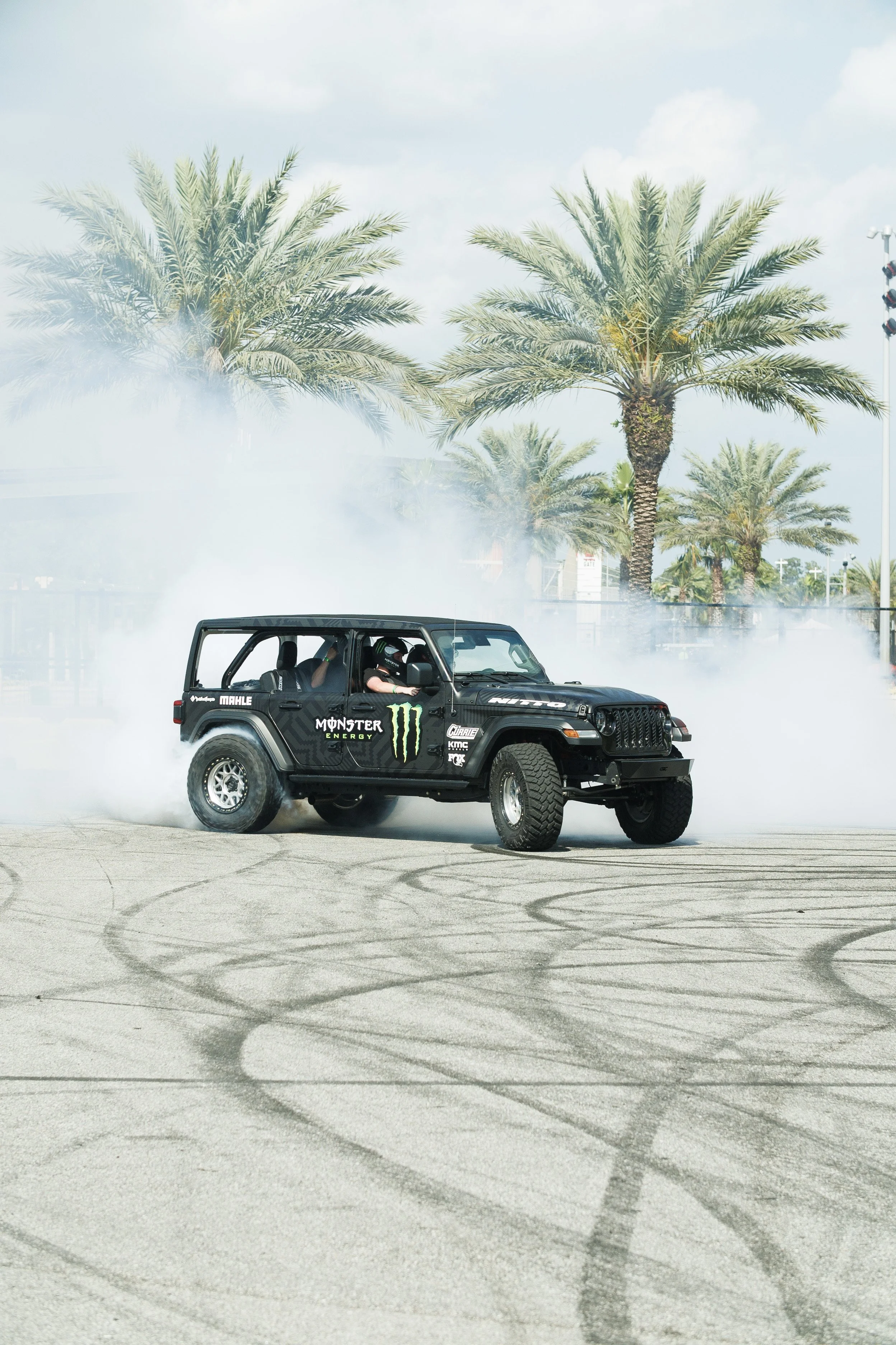 3_3_CaseyCurrie_DaytonaBikeWeek_MonsterEnergySmokeshow_Part1_DaytonaBeachFL_DriftJeep_NoCrop_007.jpg