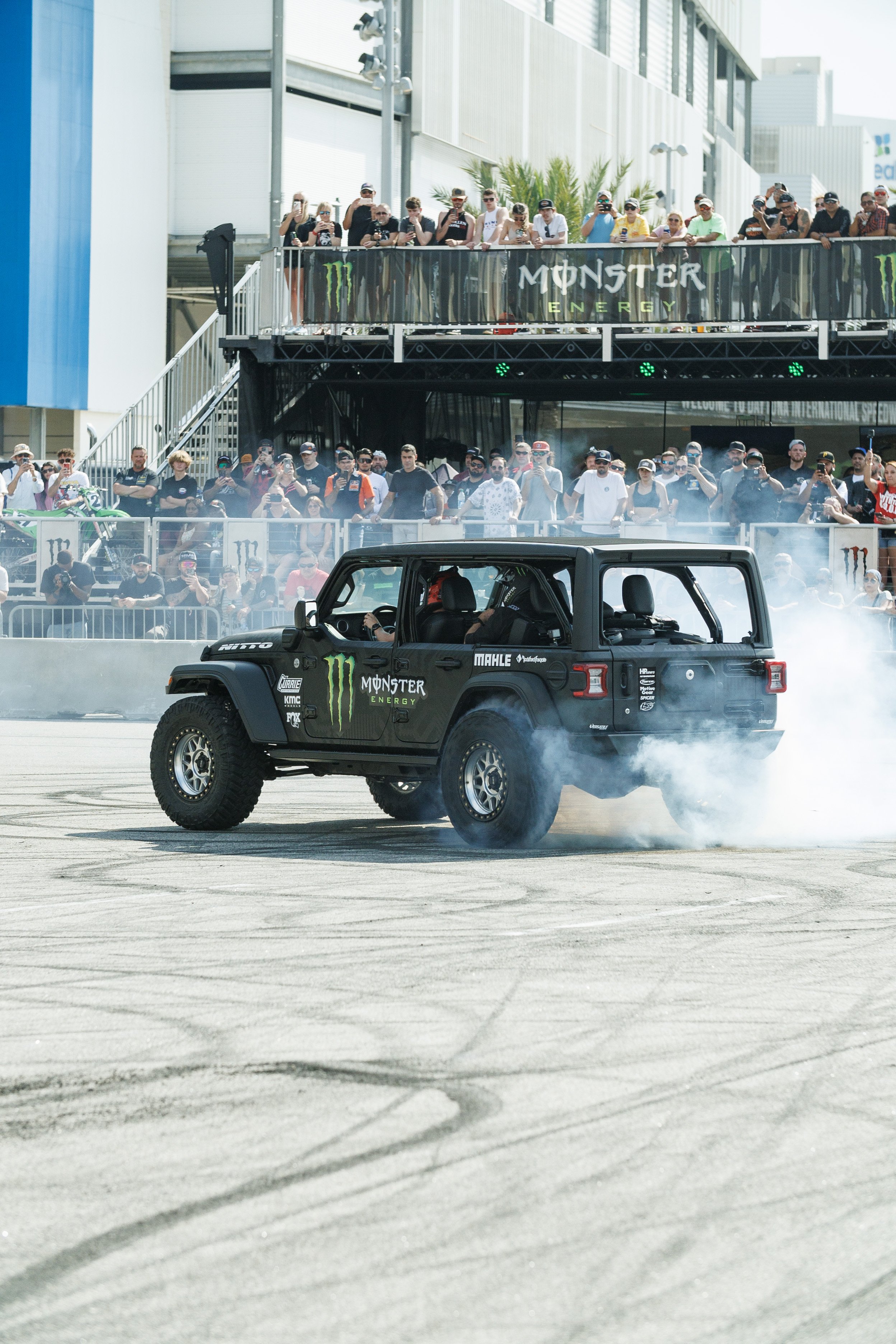 3_3_CaseyCurrie_DaytonaBikeWeek_MonsterEnergySmokeshow_Part1_DaytonaBeachFL_DriftJeep_NoCrop_008.jpg