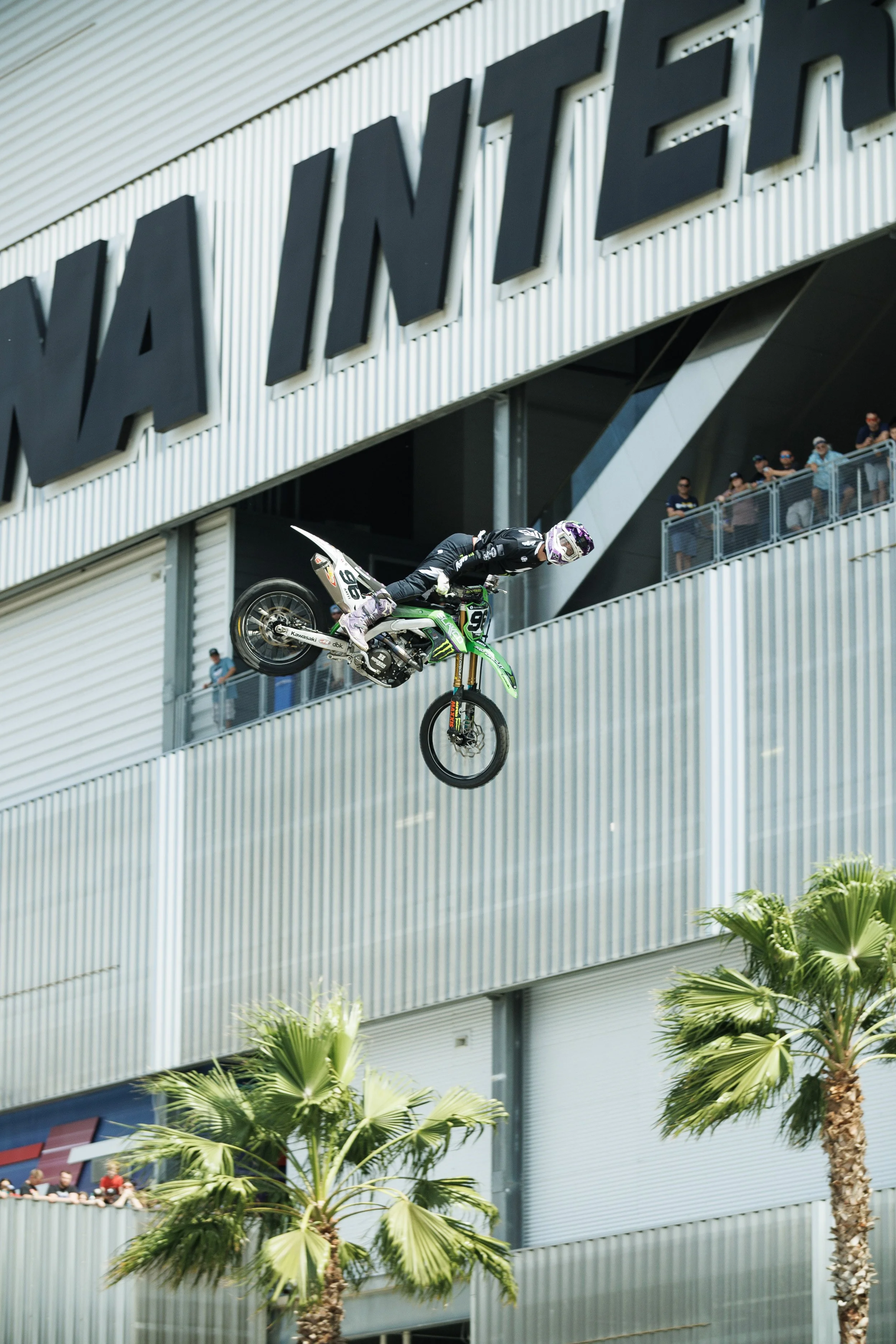 3_3_CaseyCurrie_DaytonaBikeWeek_MonsterEnergySmokeshow_Part1_DaytonaBeachFL_FMX_NoCrop_004.jpg