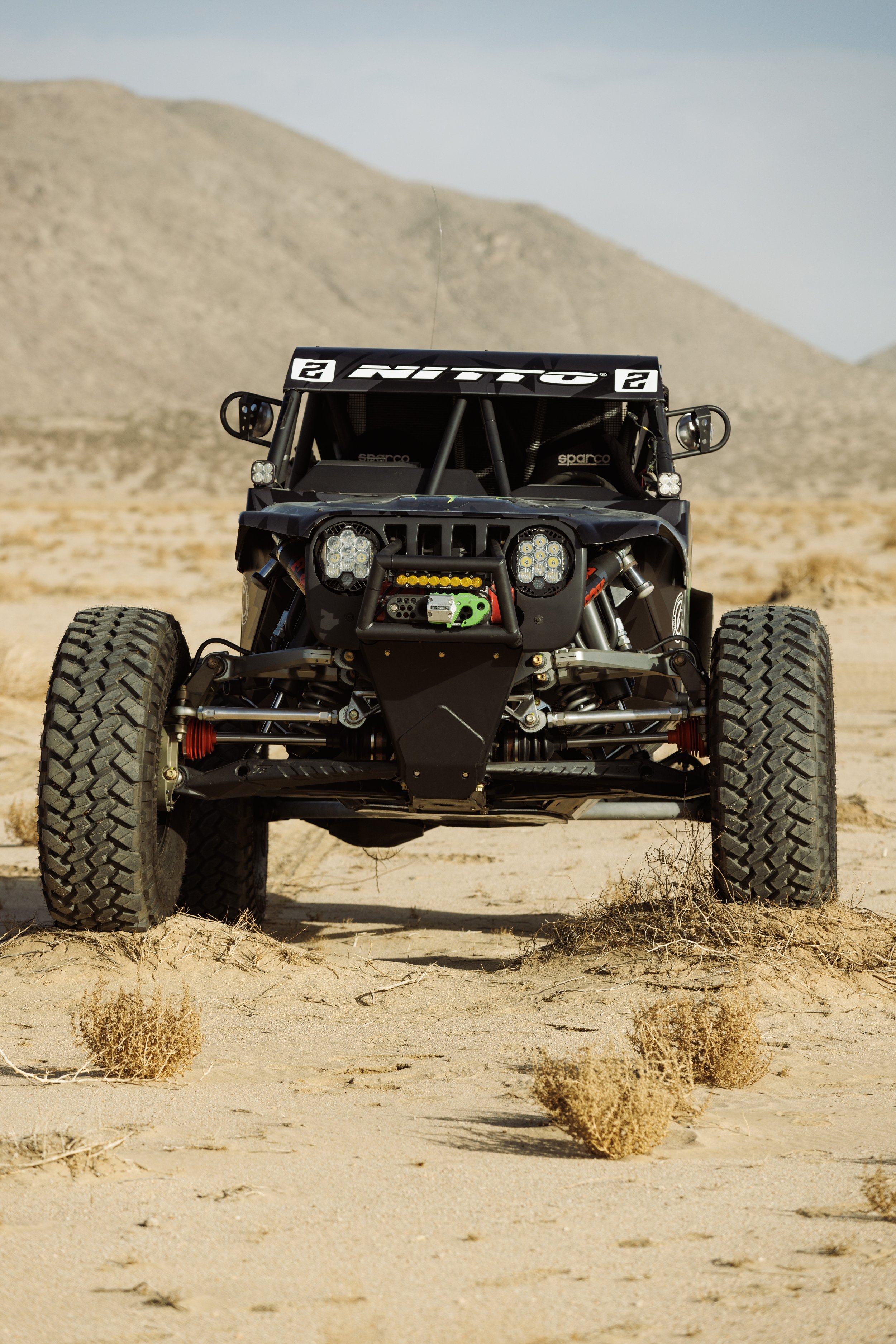 2_3_CaseyCurrie_KingOfHammers_JohnsonValleyCa_Day2_DesertPreRunning_TrophyJeep_NoCrop_005.jpg