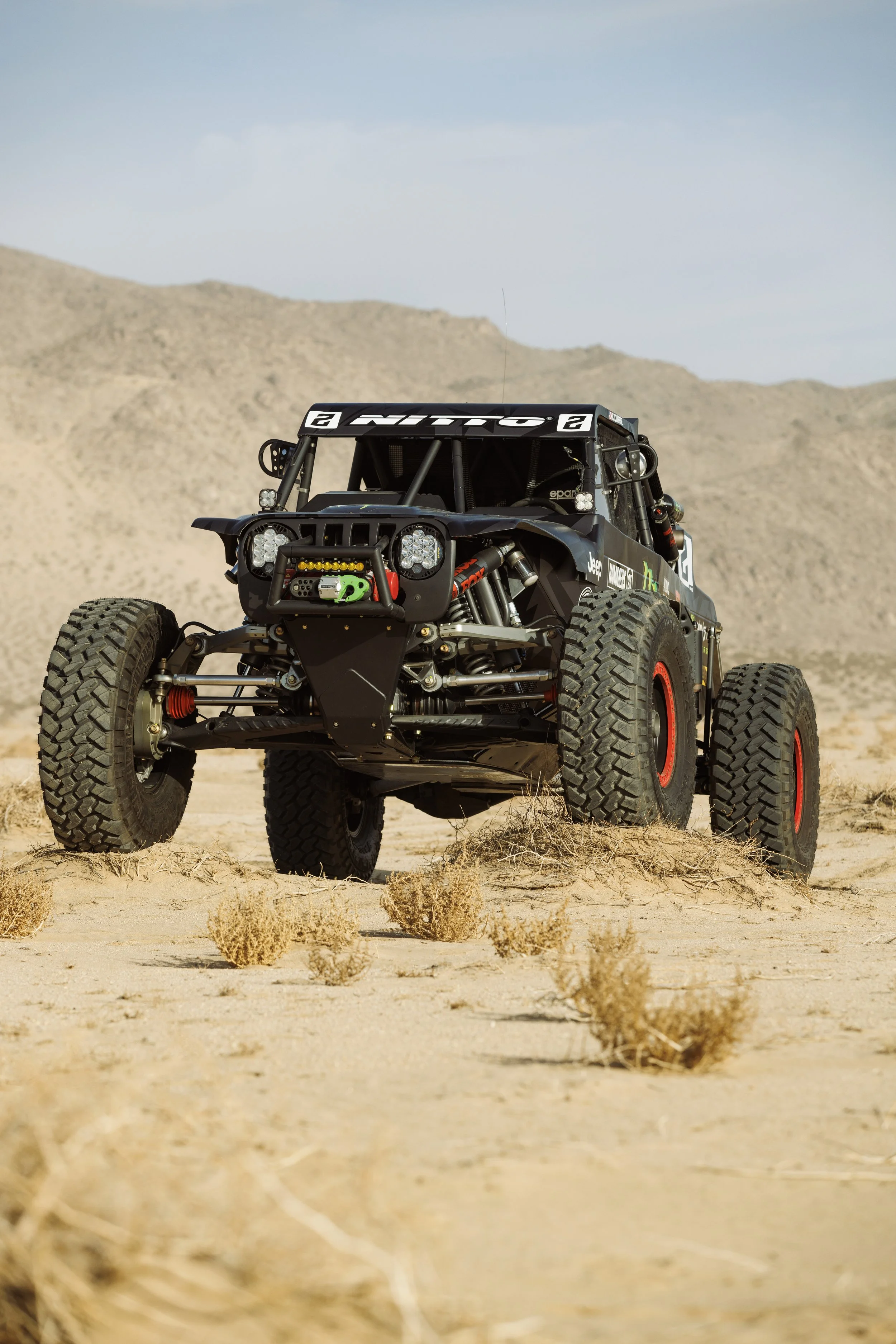 2_3_CaseyCurrie_KingOfHammers_JohnsonValleyCa_Day2_DesertPreRunning_TrophyJeep_NoCrop_006.jpg