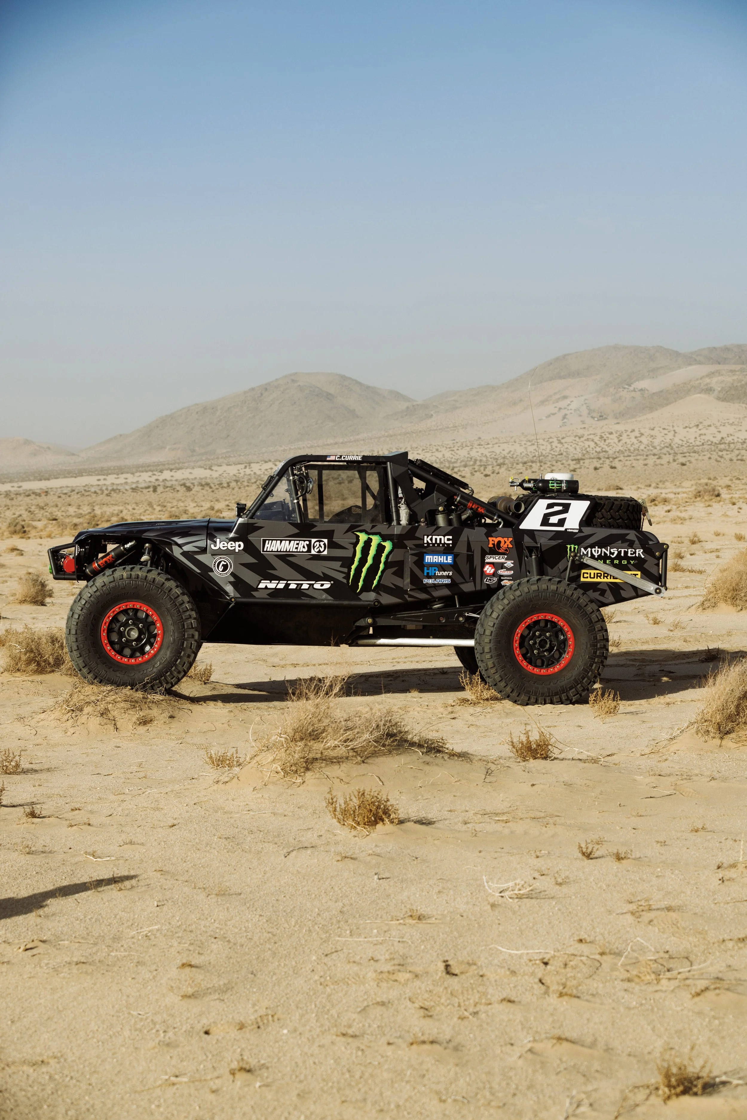 2_3_CaseyCurrie_KingOfHammers_JohnsonValleyCa_Day2_DesertPreRunning_TrophyJeep_NoCrop_008.jpg