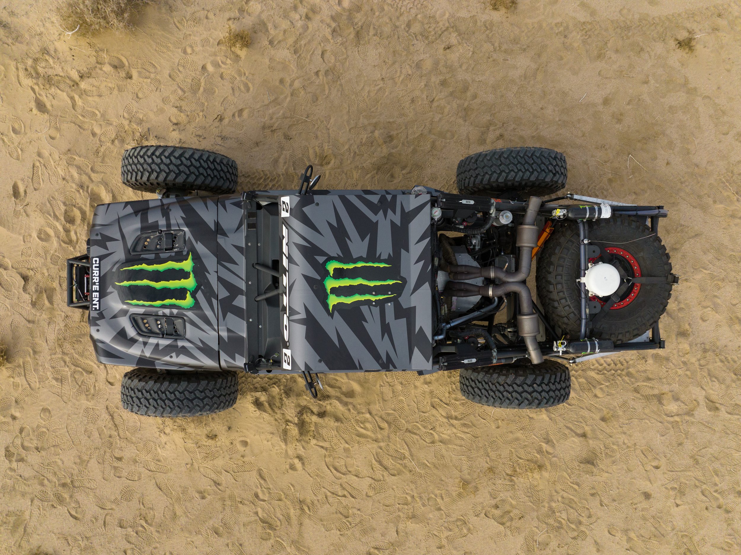 2_3_CaseyCurrie_KingOfHammers_JohnsonValleyCa_Day2_DesertPreRunning_TrophyJeep_NoCrop_011.jpg