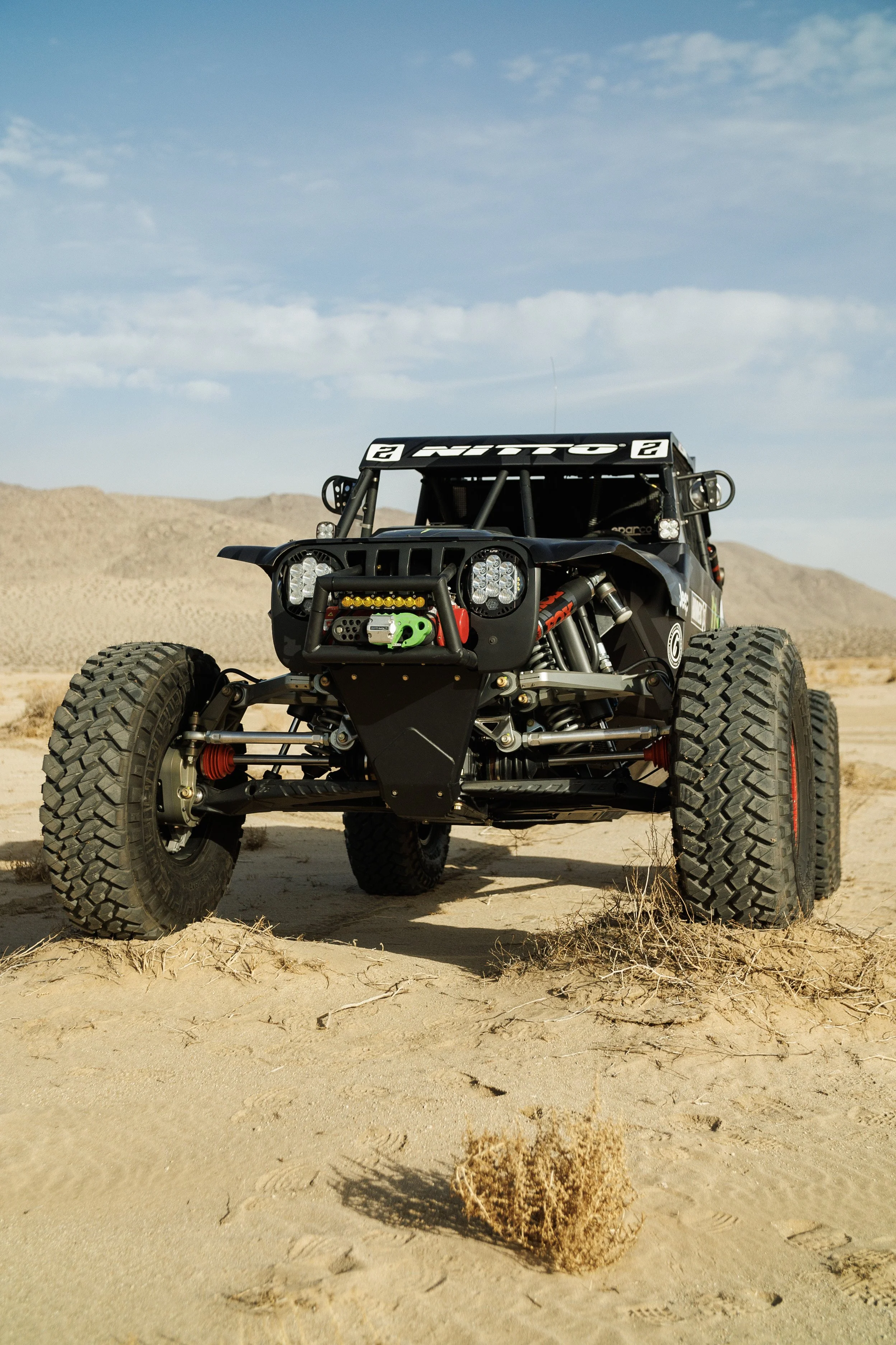 2_3_CaseyCurrie_KingOfHammers_JohnsonValleyCa_Day2_DesertPreRunning_TrophyJeep_NoCrop_012.jpg