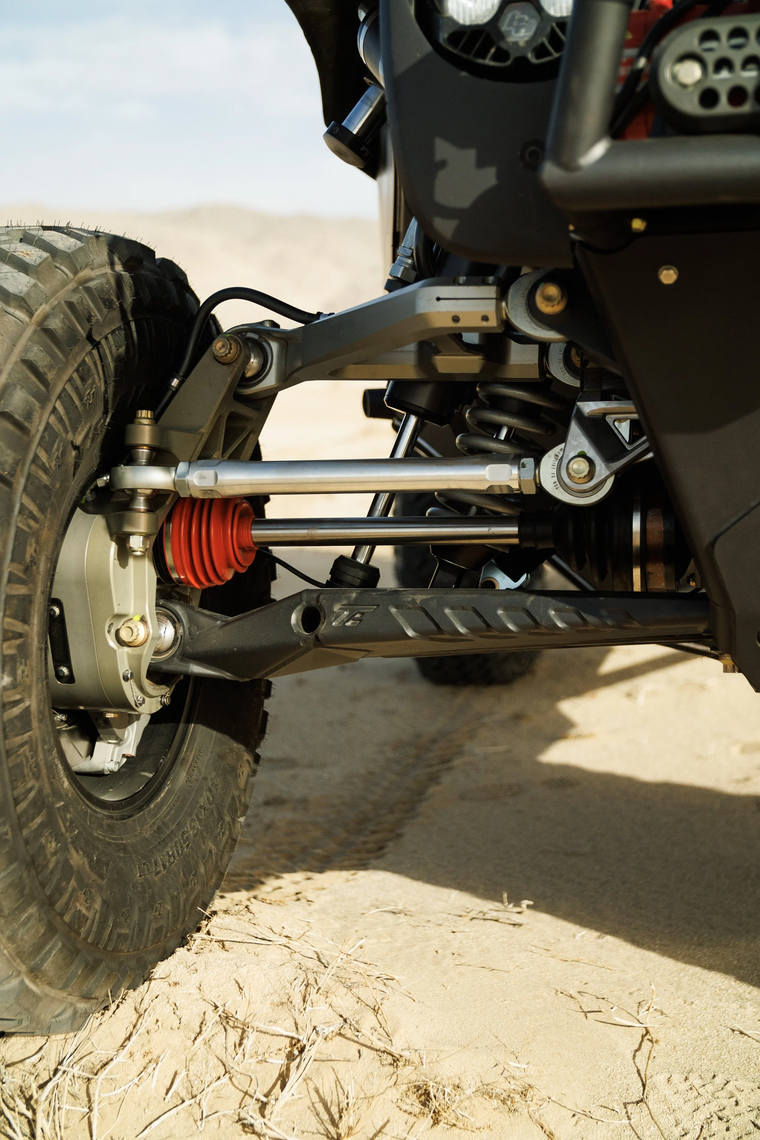 2_3_CaseyCurrie_KingOfHammers_JohnsonValleyCa_Day2_DesertPreRunning_TrophyJeep_NoCrop_013.jpg