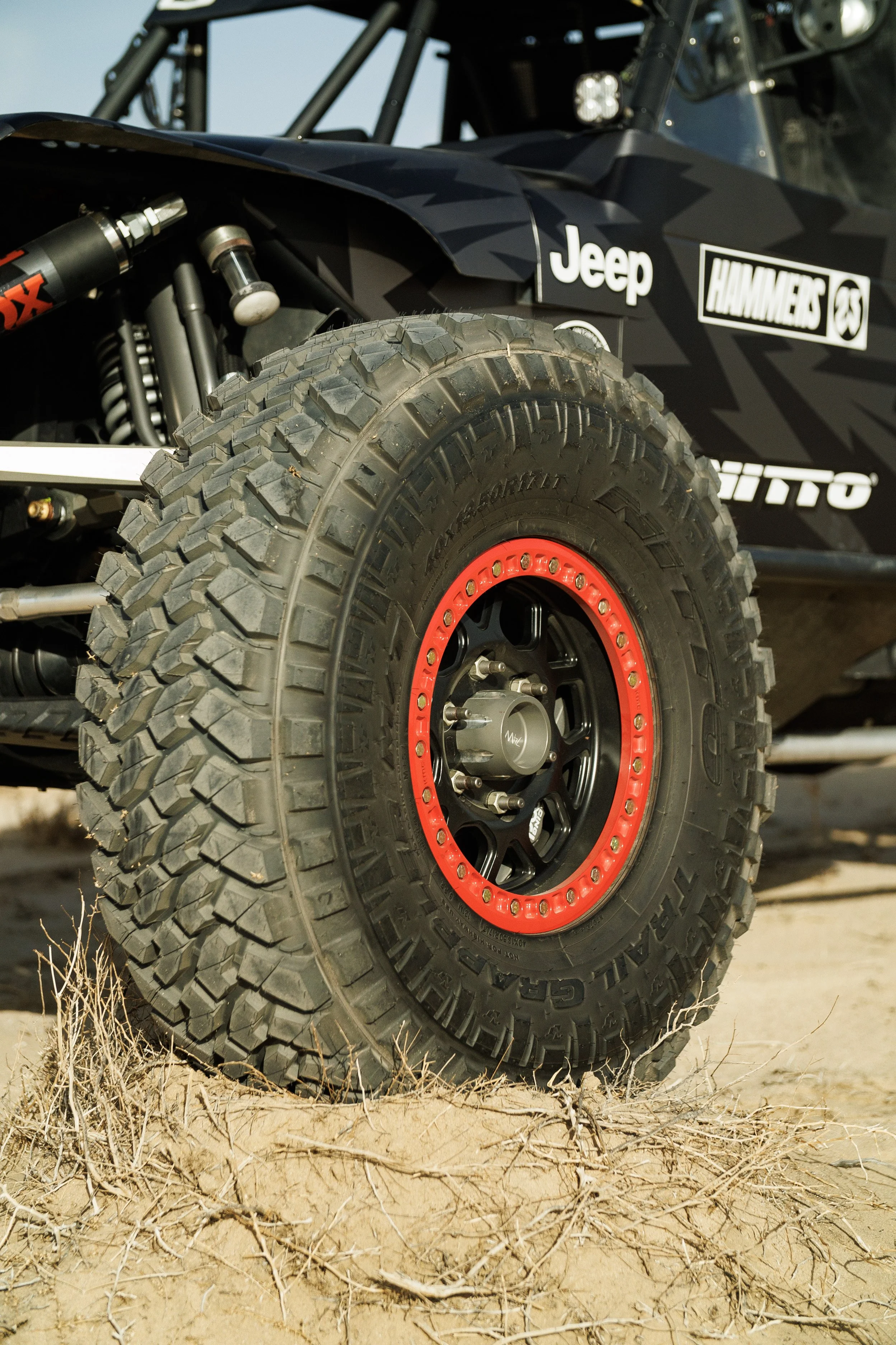 2_3_CaseyCurrie_KingOfHammers_JohnsonValleyCa_Day2_DesertPreRunning_TrophyJeep_NoCrop_015.jpg