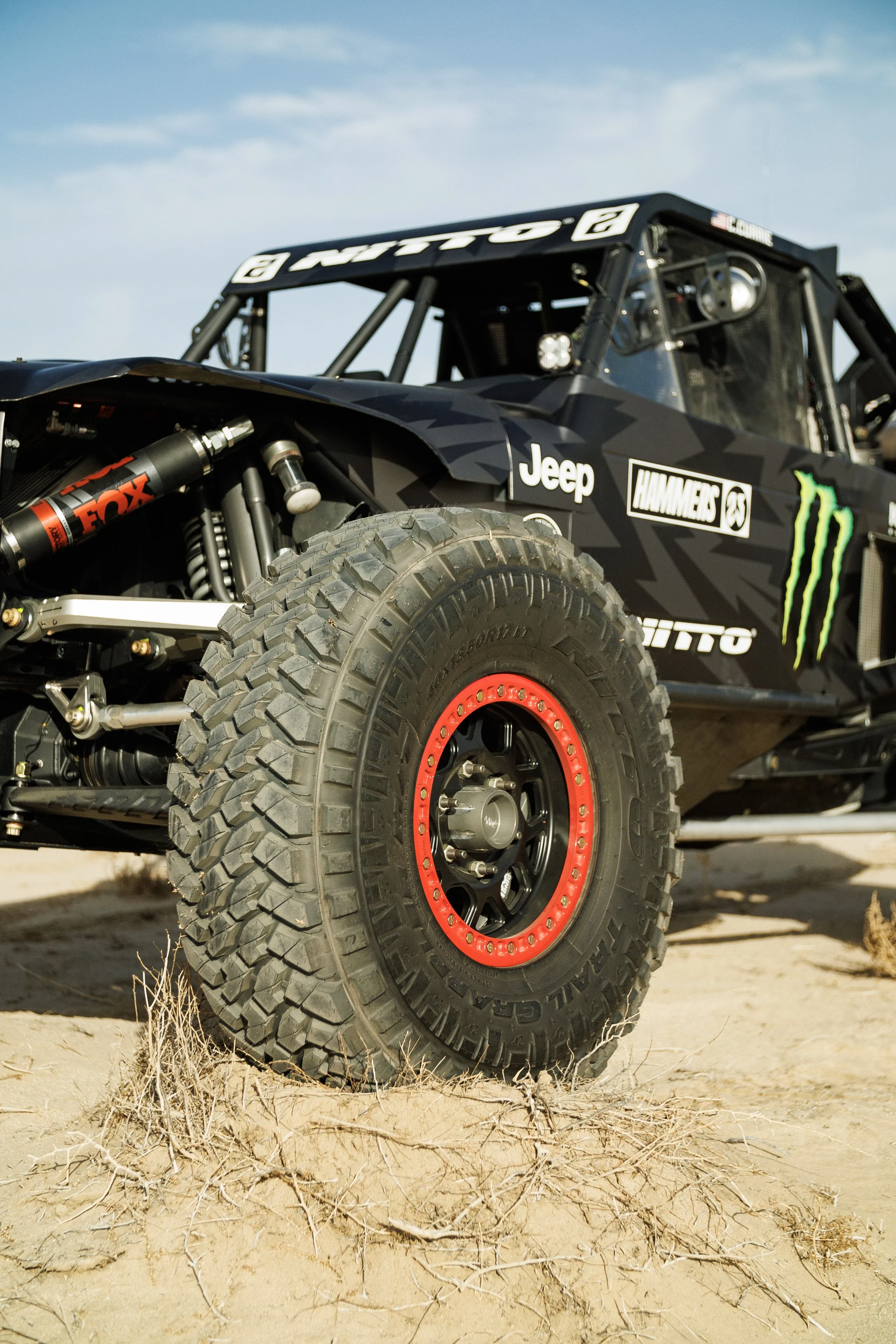 2_3_CaseyCurrie_KingOfHammers_JohnsonValleyCa_Day2_DesertPreRunning_TrophyJeep_NoCrop_016.jpg