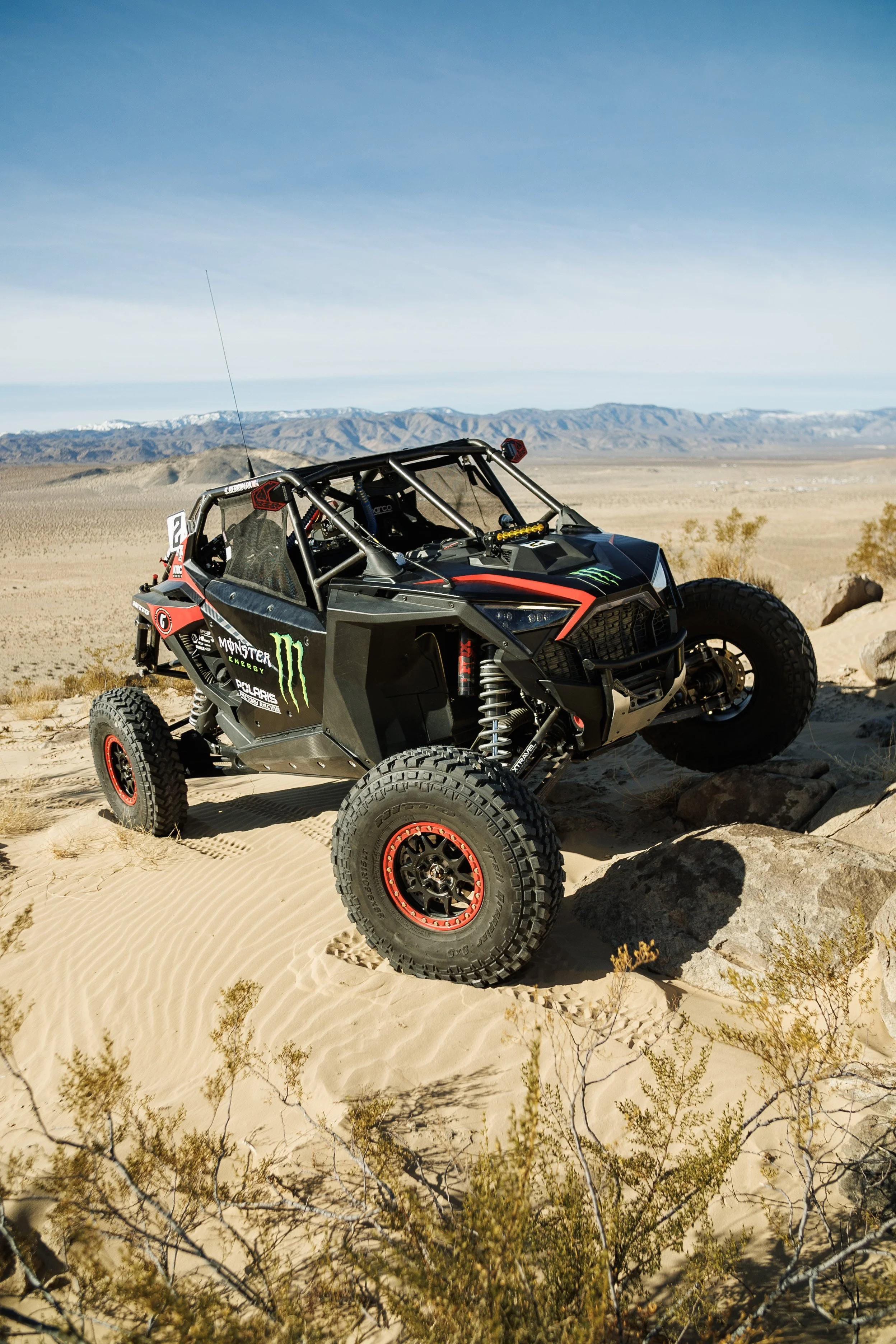 2_2_CaseyCurrie_KingofHammers_JohnsonValleyCa_Day1_DesertPrerunning_PolarisRZRProR_NoCrop_001.jpg