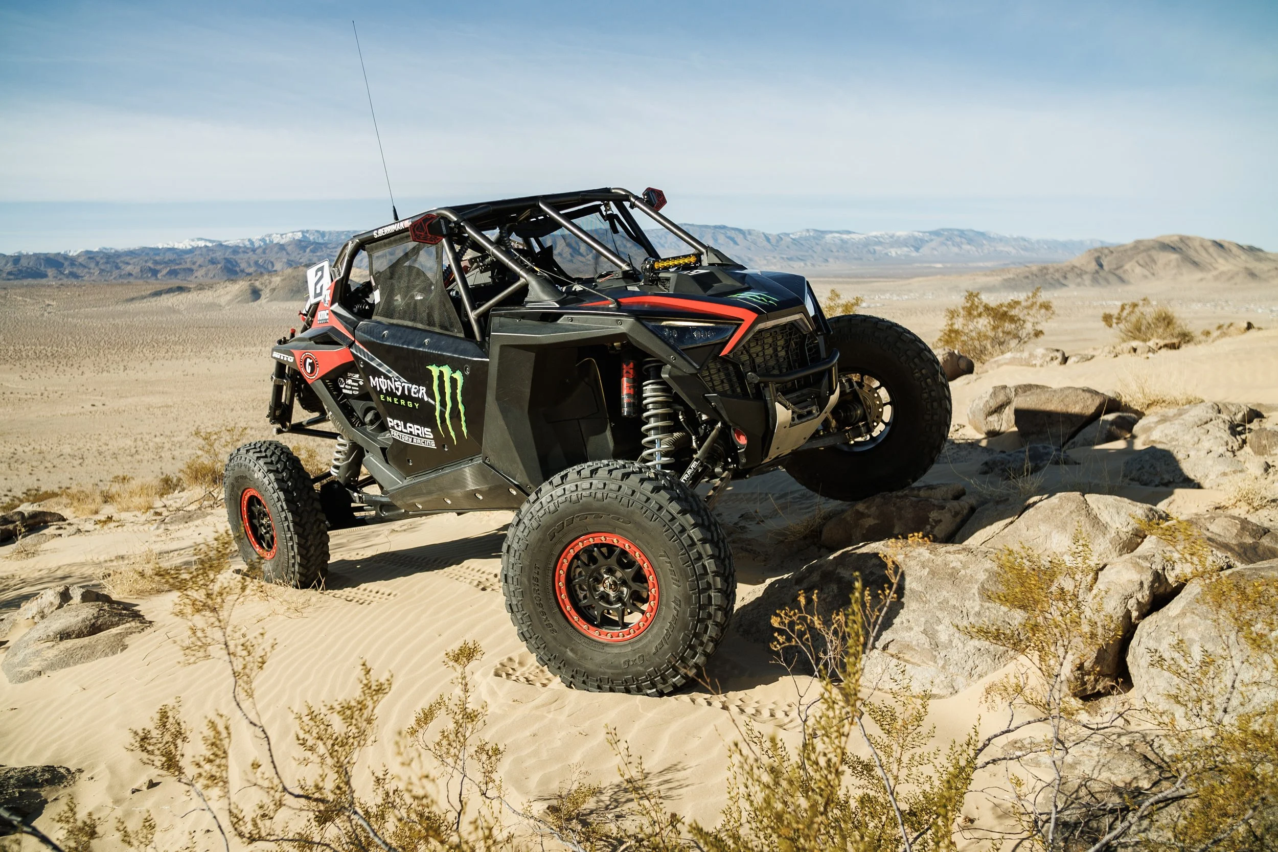 2_2_CaseyCurrie_KingofHammers_JohnsonValleyCa_Day1_DesertPrerunning_PolarisRZRProR_NoCrop_002.jpg