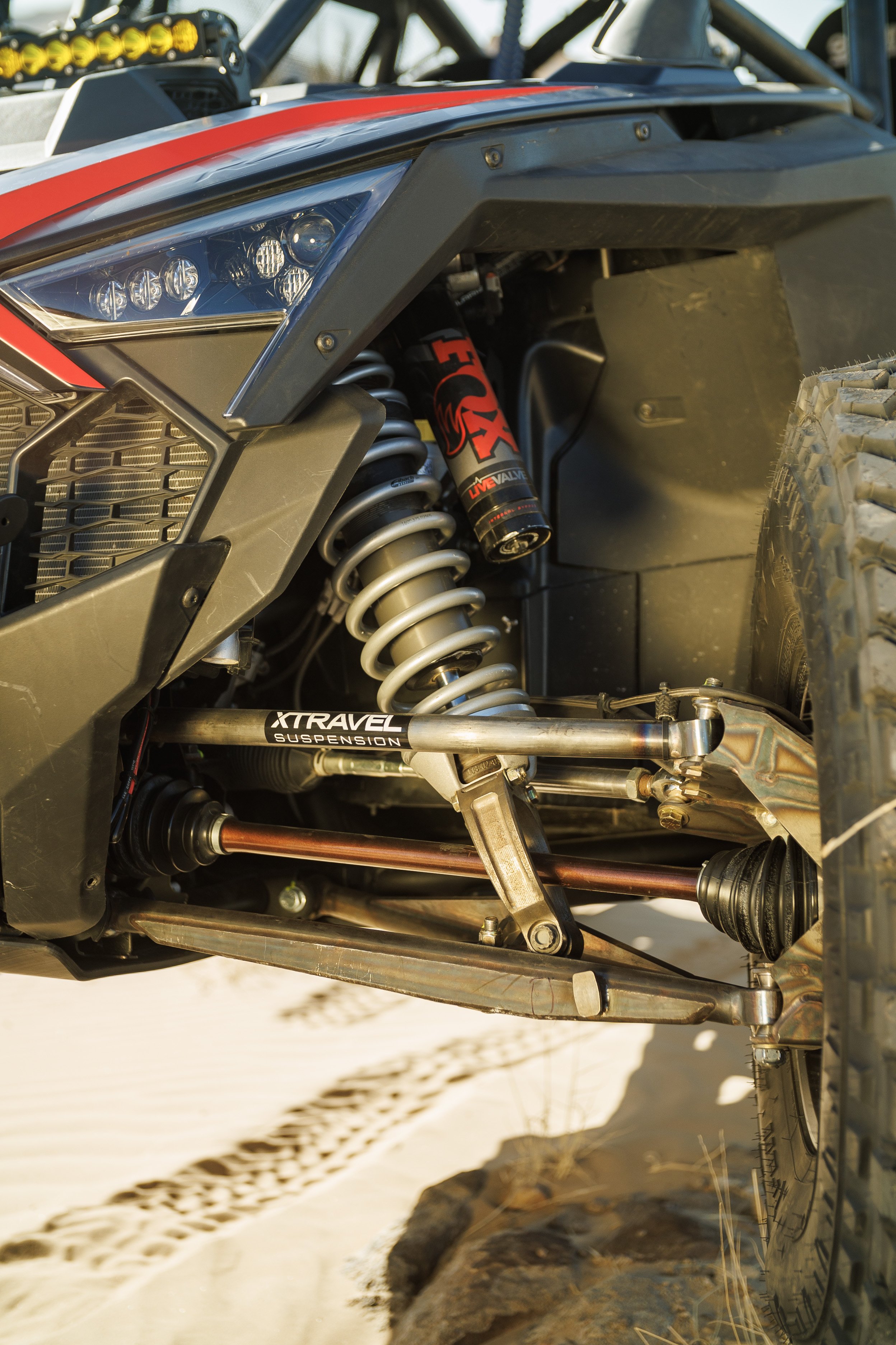 2_2_CaseyCurrie_KingofHammers_JohnsonValleyCa_Day1_DesertPrerunning_PolarisRZRProR_NoCrop_008.jpg