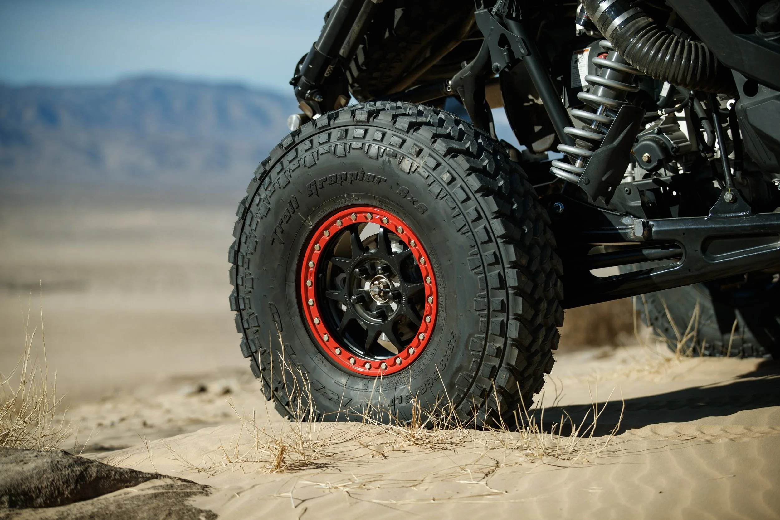 2_2_CaseyCurrie_KingofHammers_JohnsonValleyCa_Day1_DesertPrerunning_PolarisRZRProR_NoCrop_007.jpg