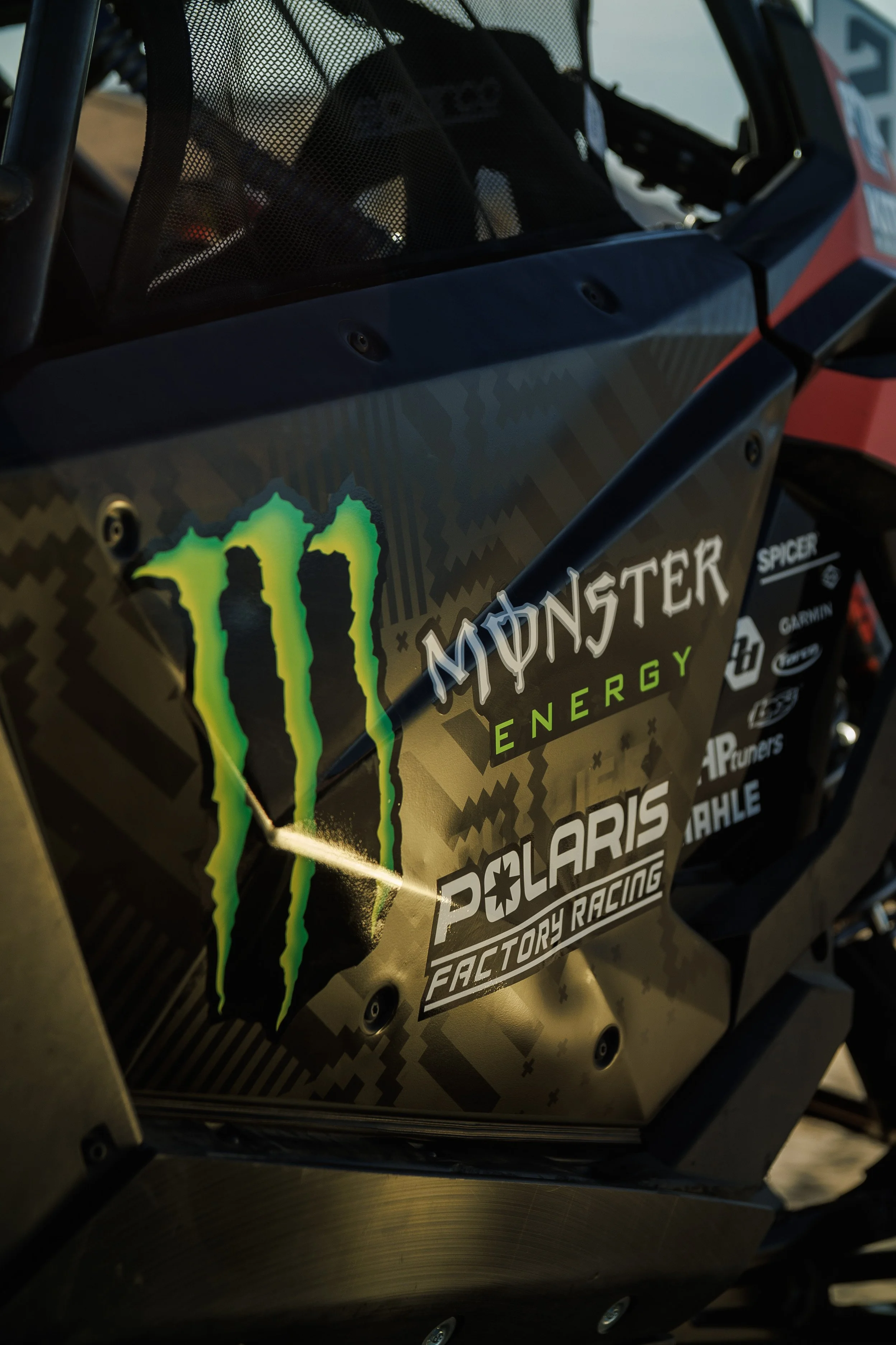 2_2_CaseyCurrie_KingofHammers_JohnsonValleyCa_Day1_DesertPrerunning_PolarisRZRProR_NoCrop_013.jpg