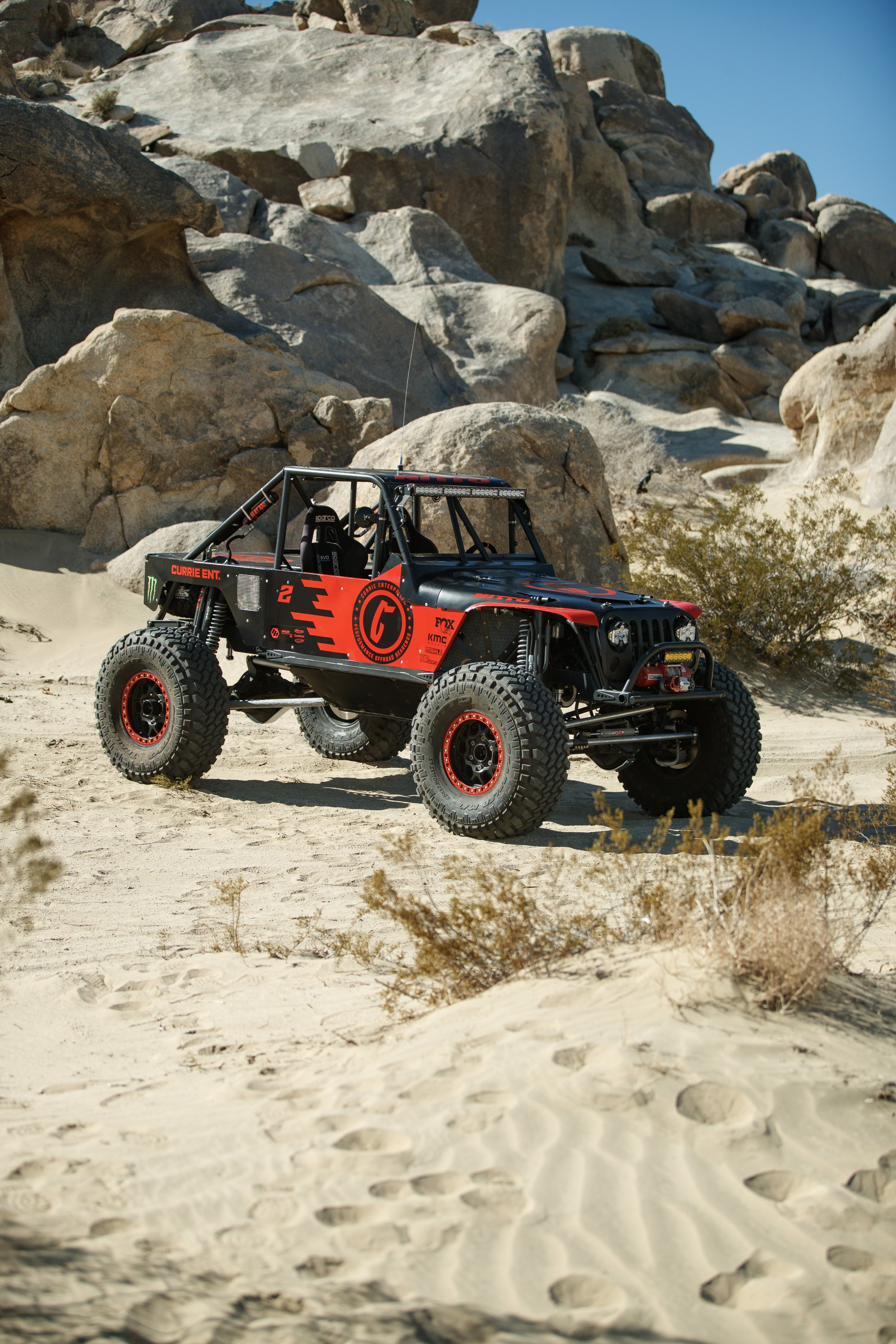 2_7_CaseyCurrie_KingofHammers_JohnsonValleyCA_Day6_DaytonaBeachFL_88Car_NoCrop_023.jpg