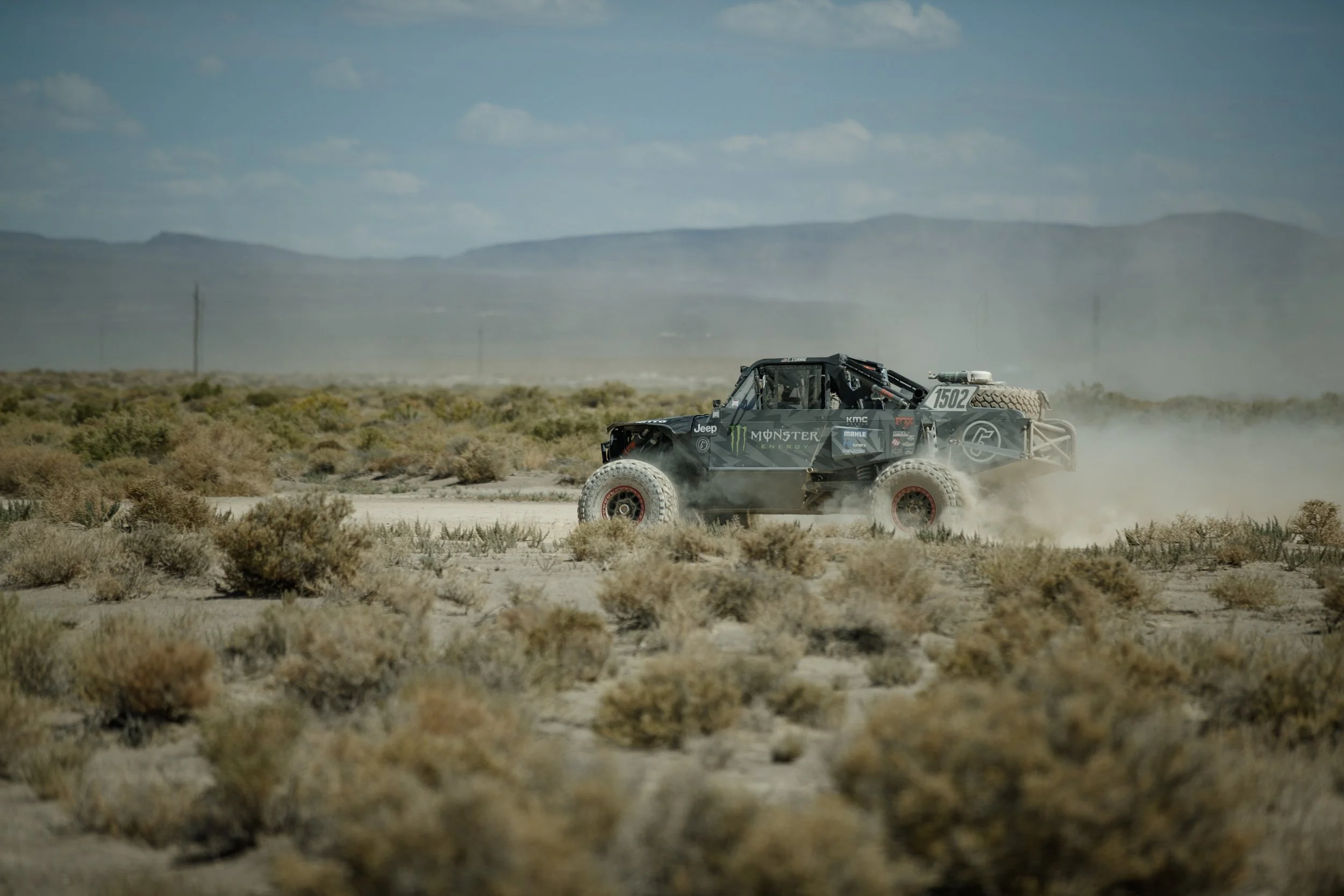 8_18_CaseyCurrie_Vegas2Reno_RaceDay_TrophyJeep_NoCrop_013.jpg