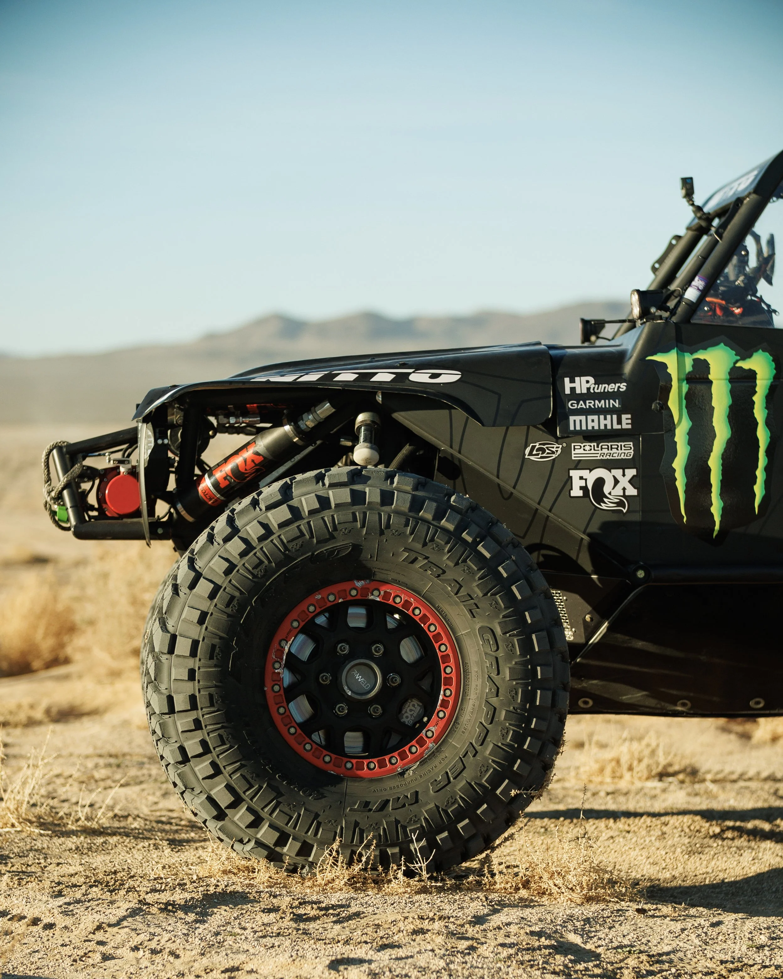 1_29_CaseyCurrie_KingofHammers_TrophyJeep_Shakedown_Instapost4x5_004.jpg